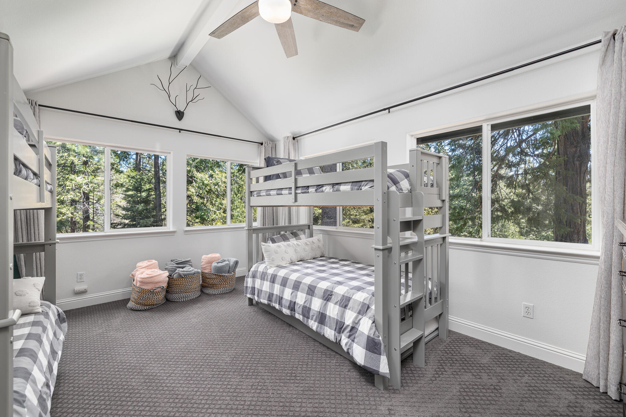 39928 Yellow Lupin Ln, Shaver Lake, CA 93664