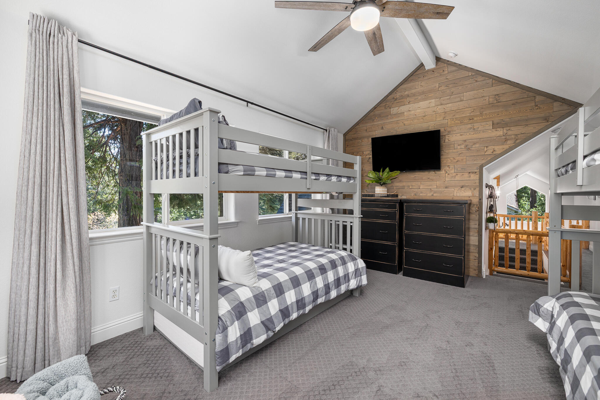 39928 Yellow Lupin Ln, Shaver Lake, CA 93664