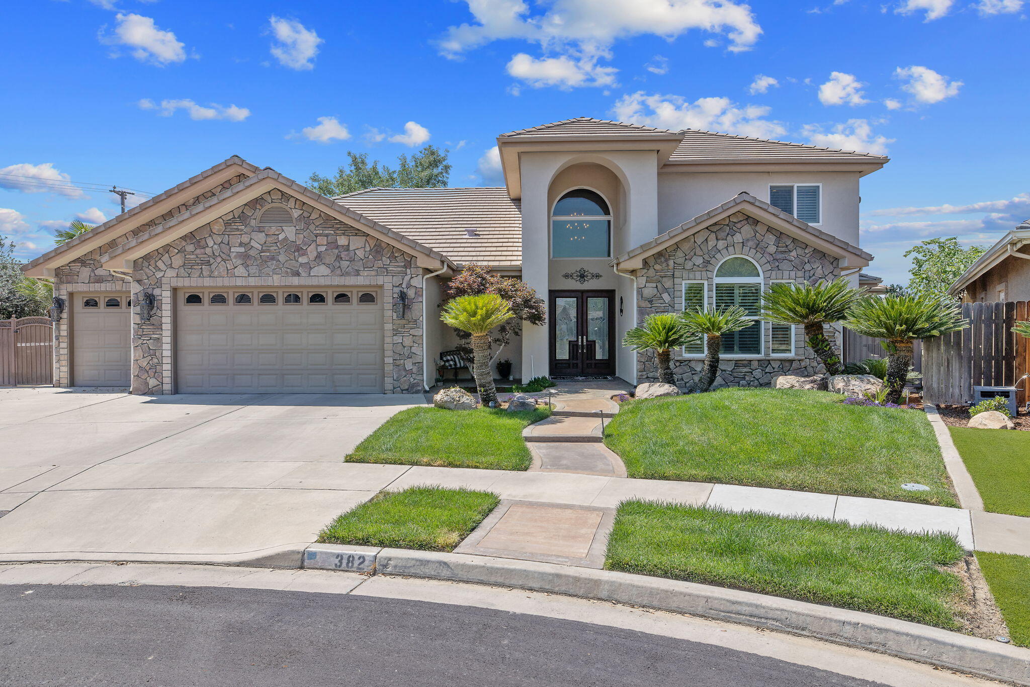 382 Hemmingway Ct, Tulare, CA 93274