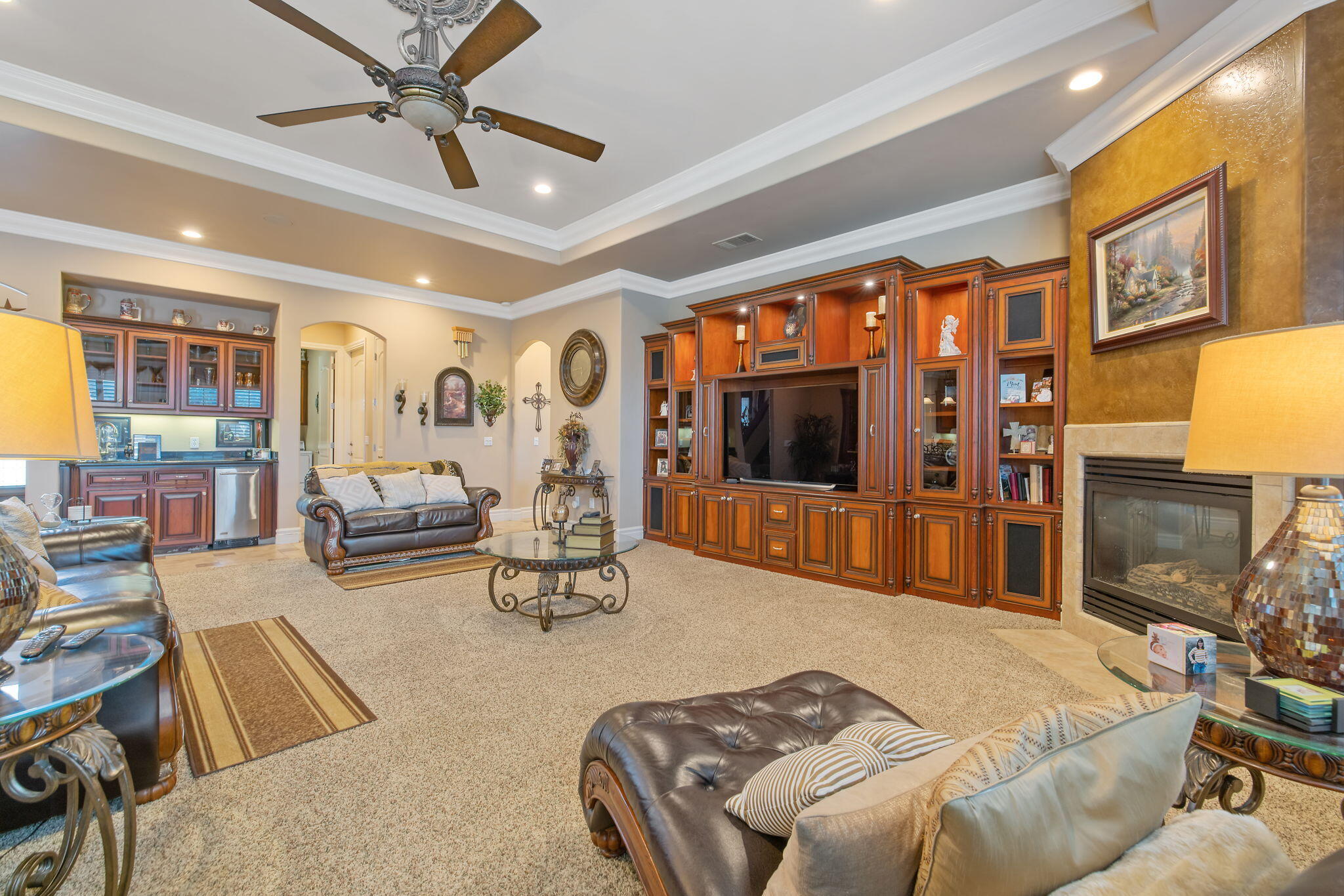 382 Hemmingway Ct, Tulare, CA 93274