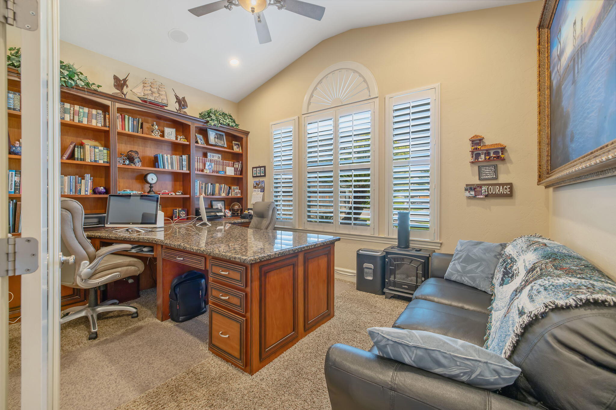 382 Hemmingway Ct, Tulare, CA 93274