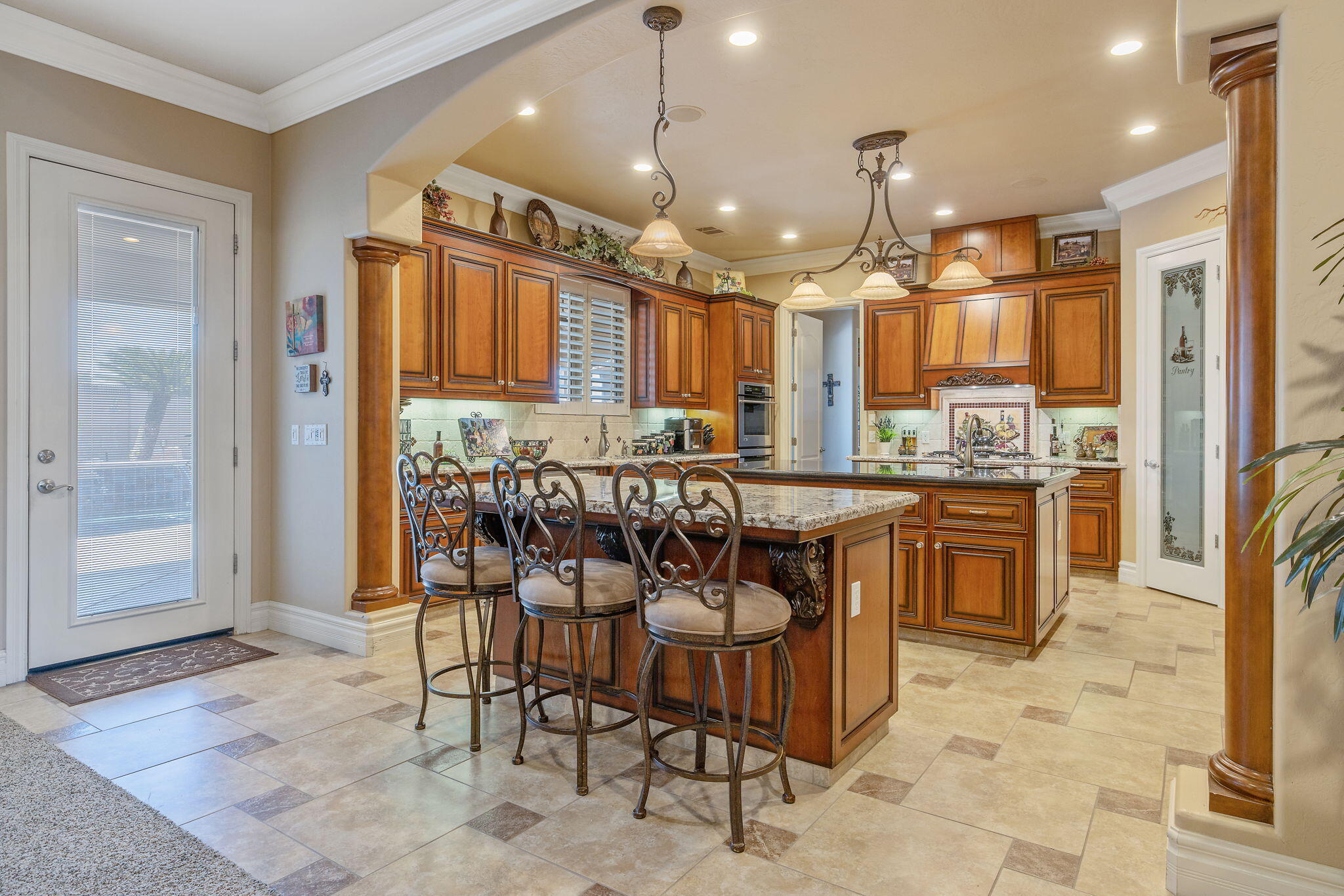 382 Hemmingway Ct, Tulare, CA 93274
