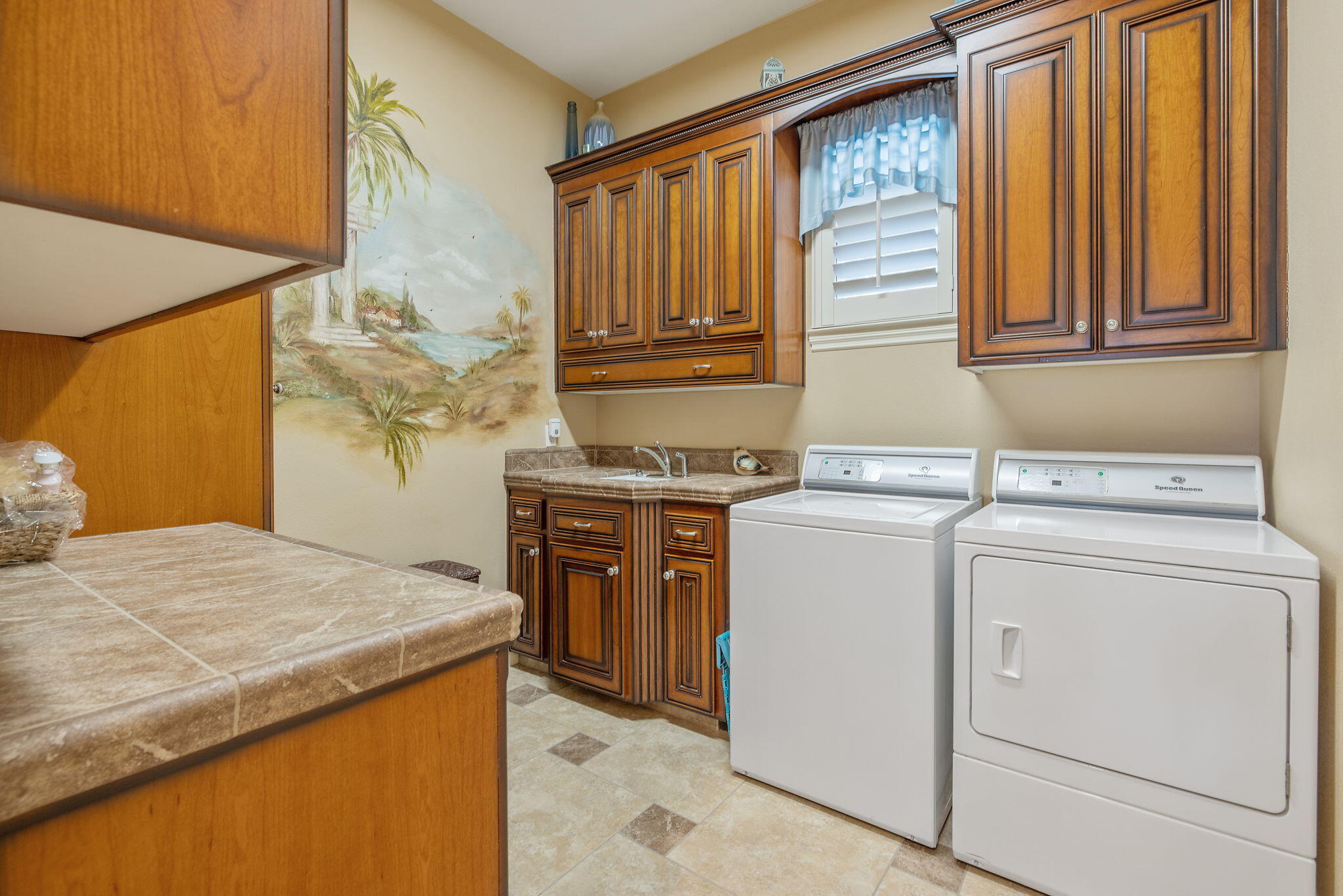 382 Hemmingway Ct, Tulare, CA 93274