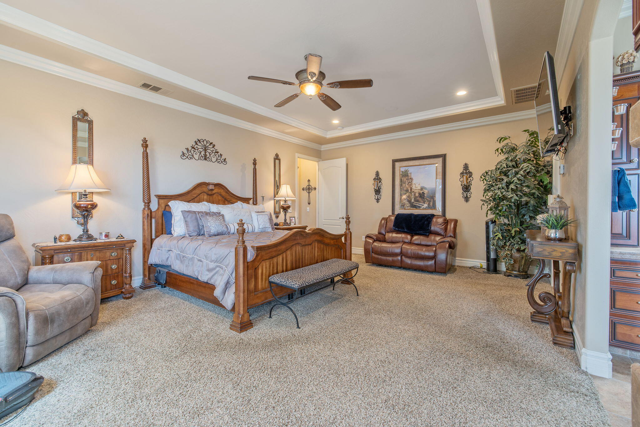 382 Hemmingway Ct, Tulare, CA 93274