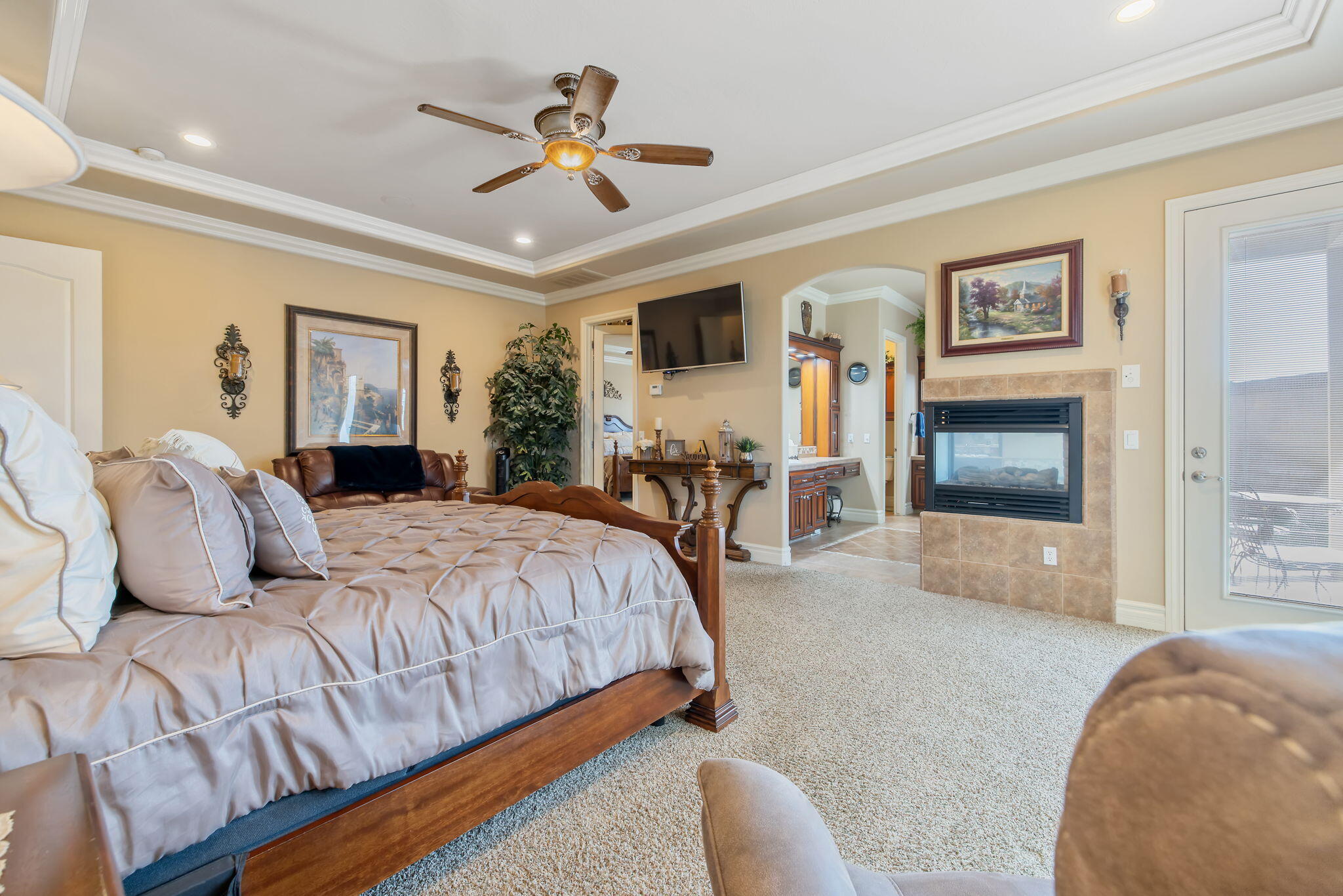 382 Hemmingway Ct, Tulare, CA 93274