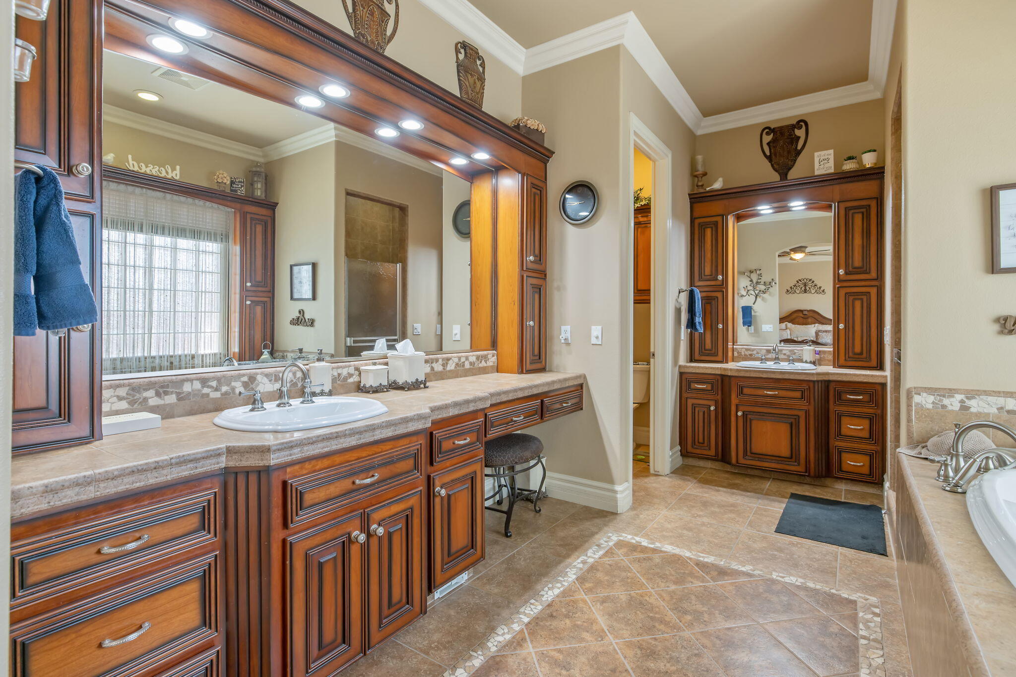 382 Hemmingway Ct, Tulare, CA 93274