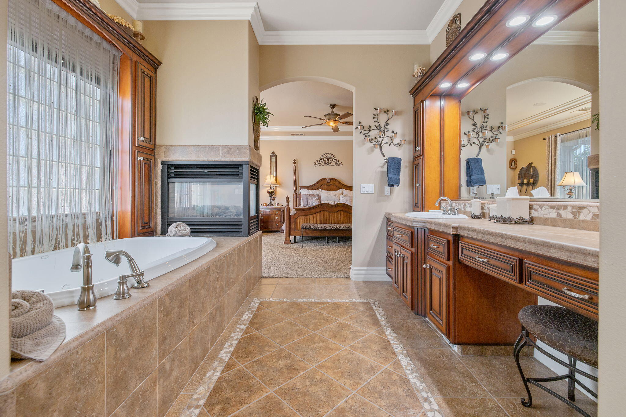 382 Hemmingway Ct, Tulare, CA 93274