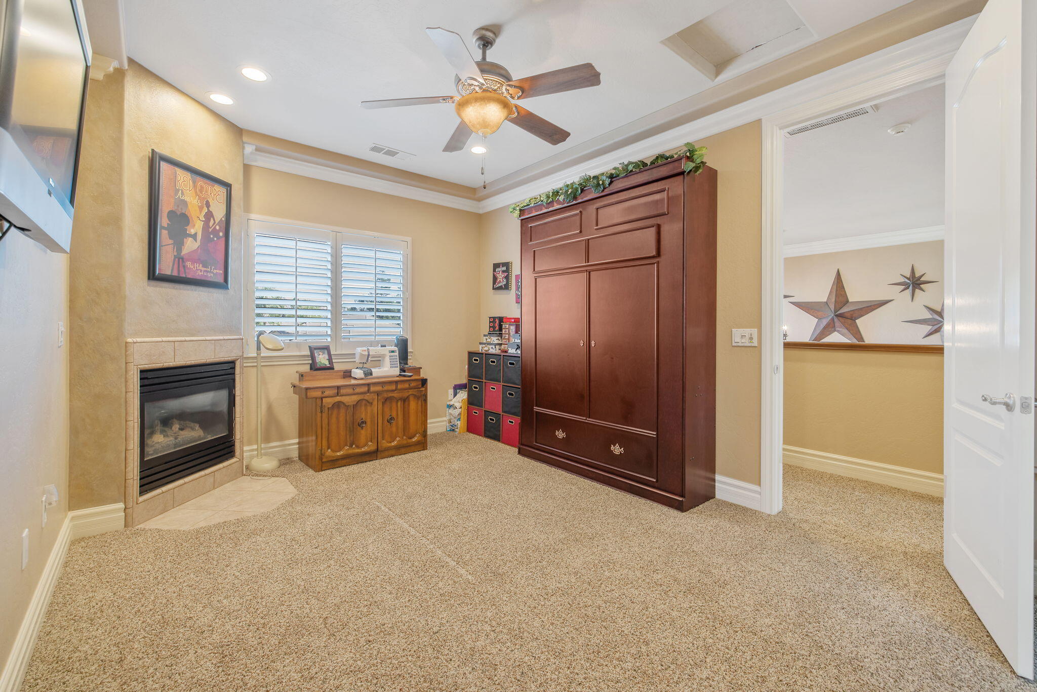 382 Hemmingway Ct, Tulare, CA 93274