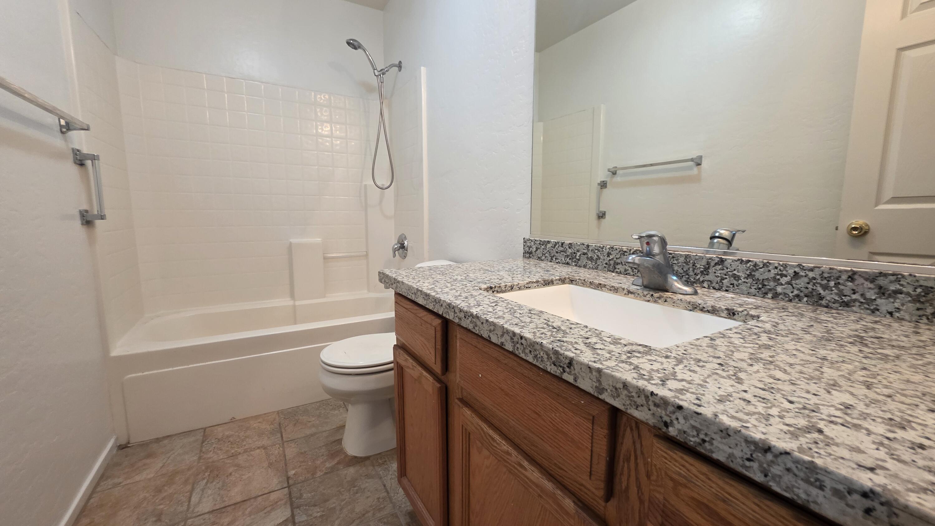 2863 W Prescott Ave, Visalia, CA 93291
