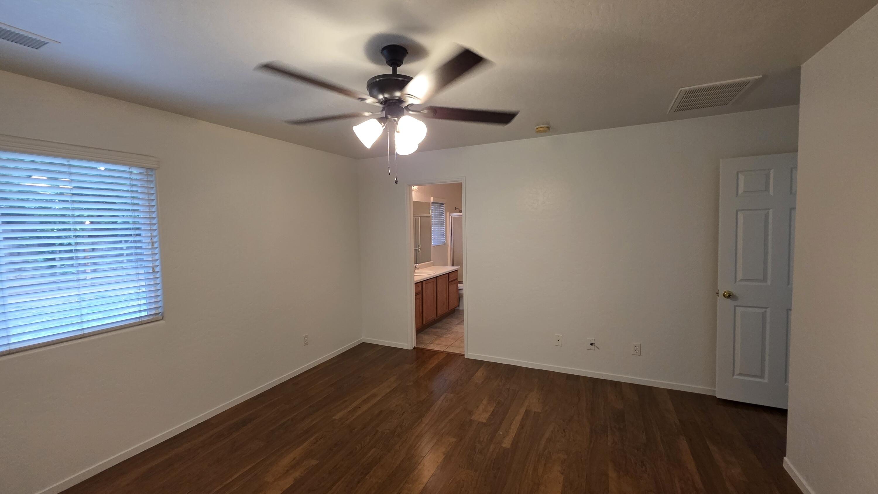 2863 W Prescott Ave, Visalia, CA 93291