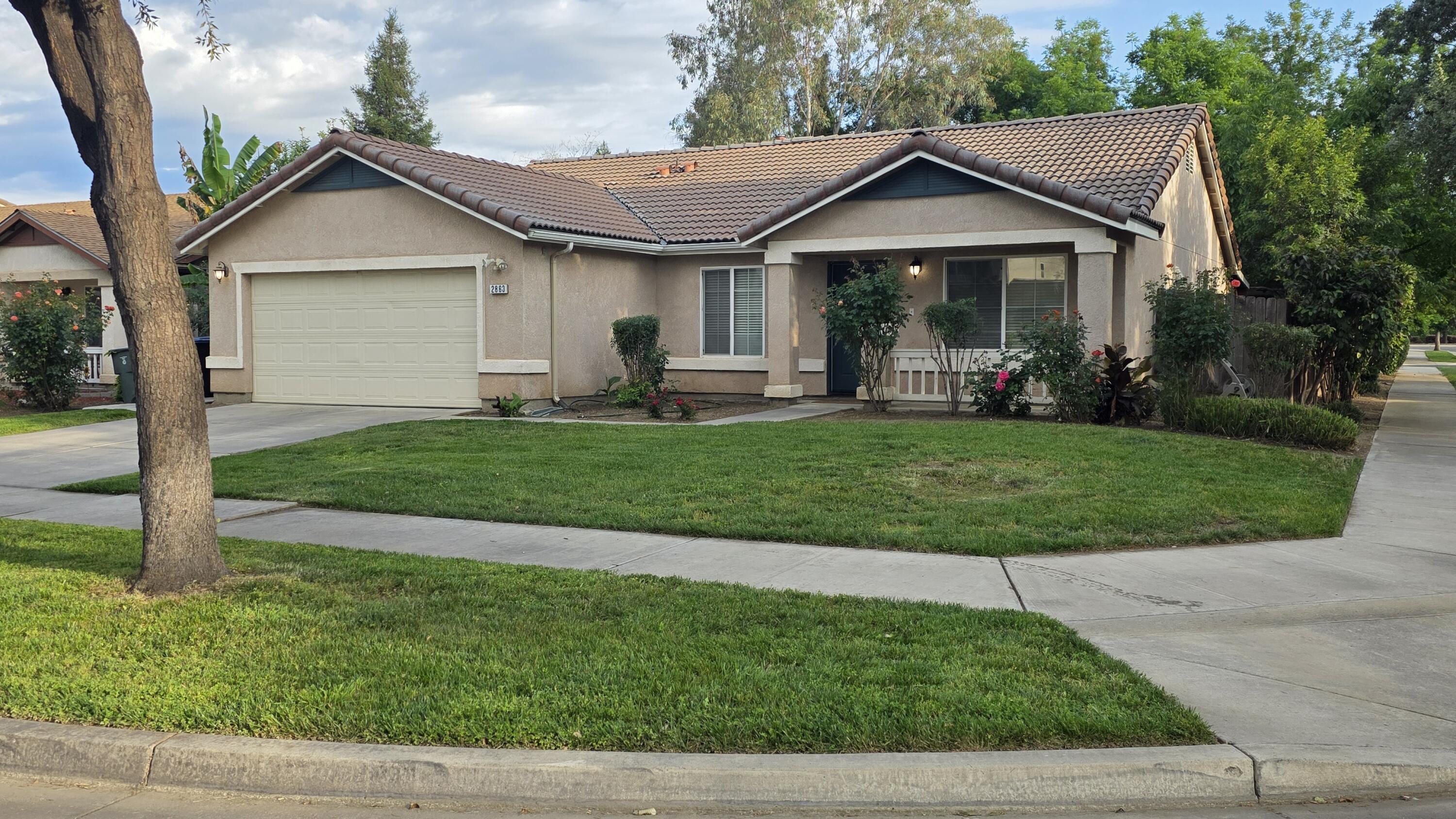 2863 W Prescott Ave, Visalia, CA 93291