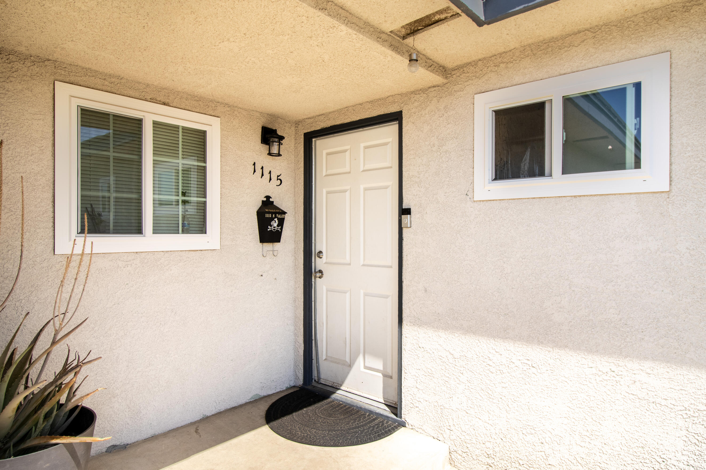 1115 S Valley St, Visalia, CA 93277