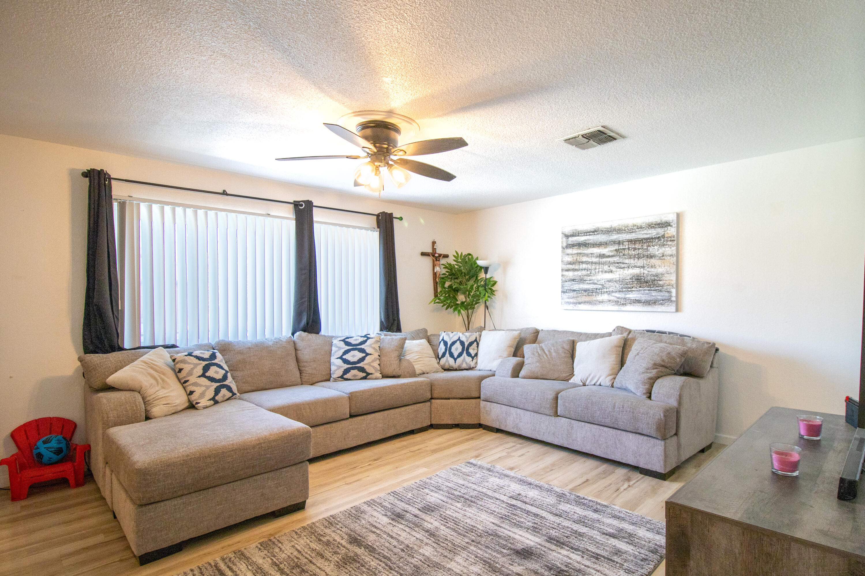 1115 S Valley St, Visalia, CA 93277