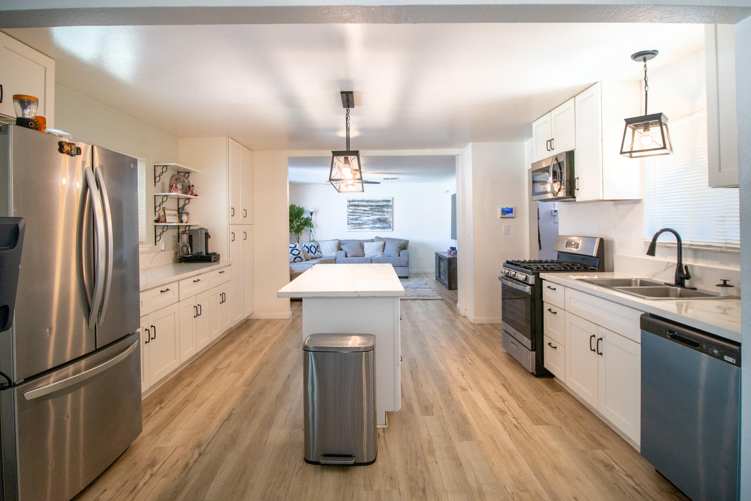1115 S Valley St, Visalia, CA 93277