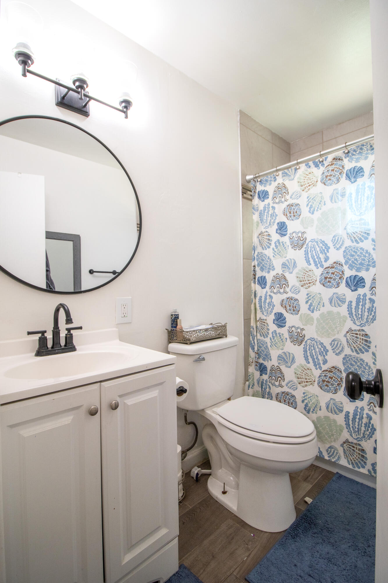 1115 S Valley St, Visalia, CA 93277