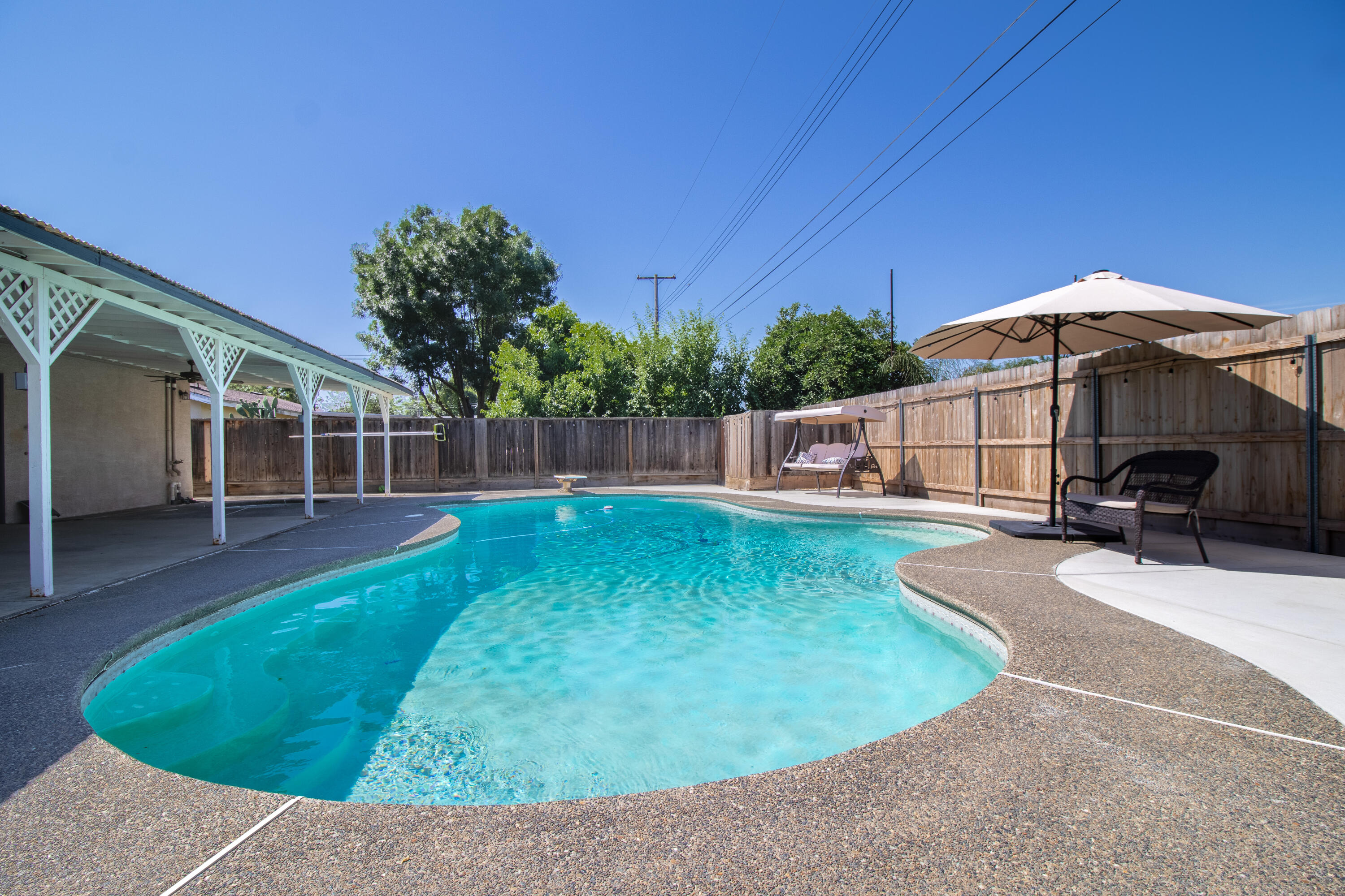 1115 S Valley St, Visalia, CA 93277