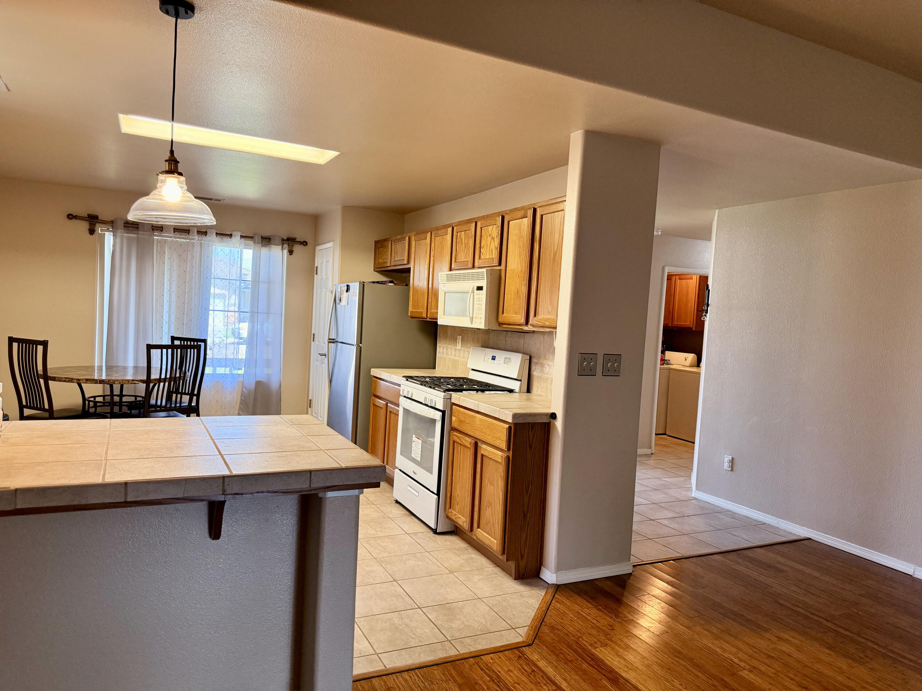 1865 La Vida Ave, Porterville, CA 93257