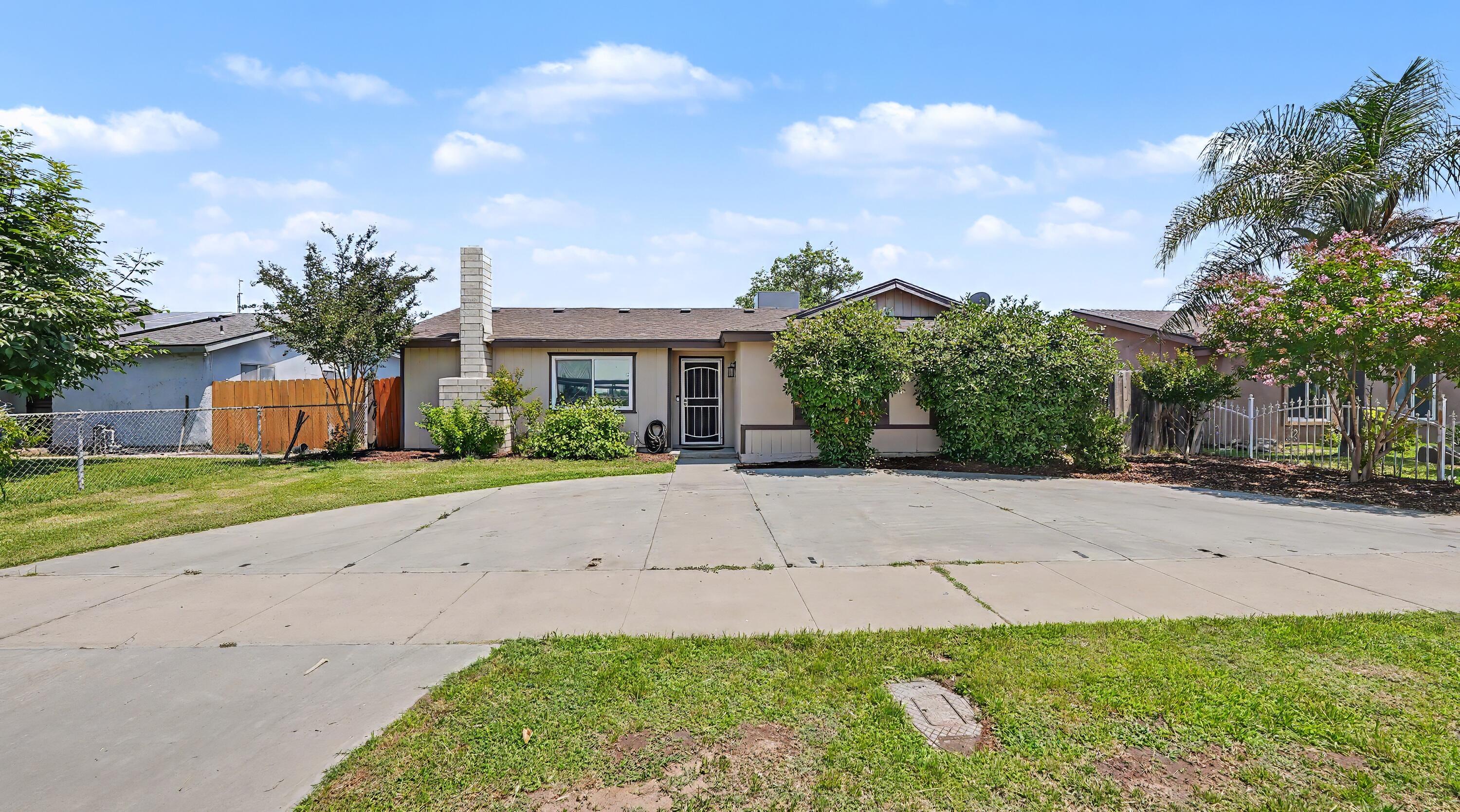 754 N West St, Tulare, CA 93274