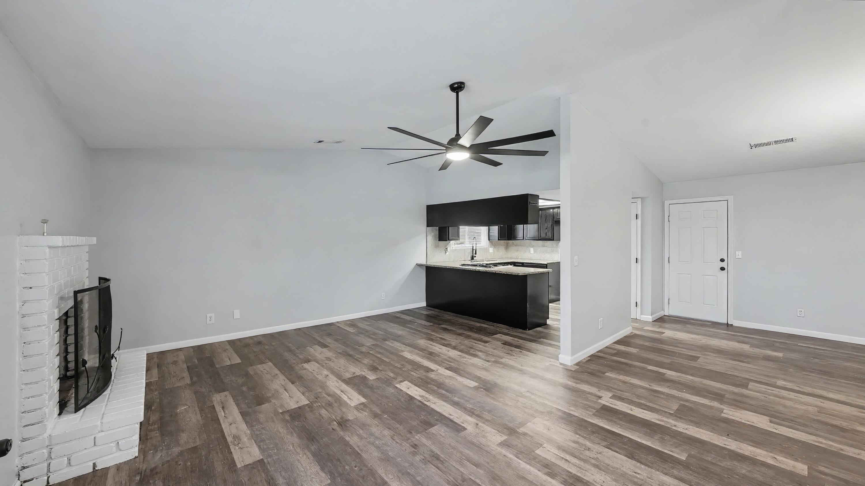 754 N West St, Tulare, CA 93274