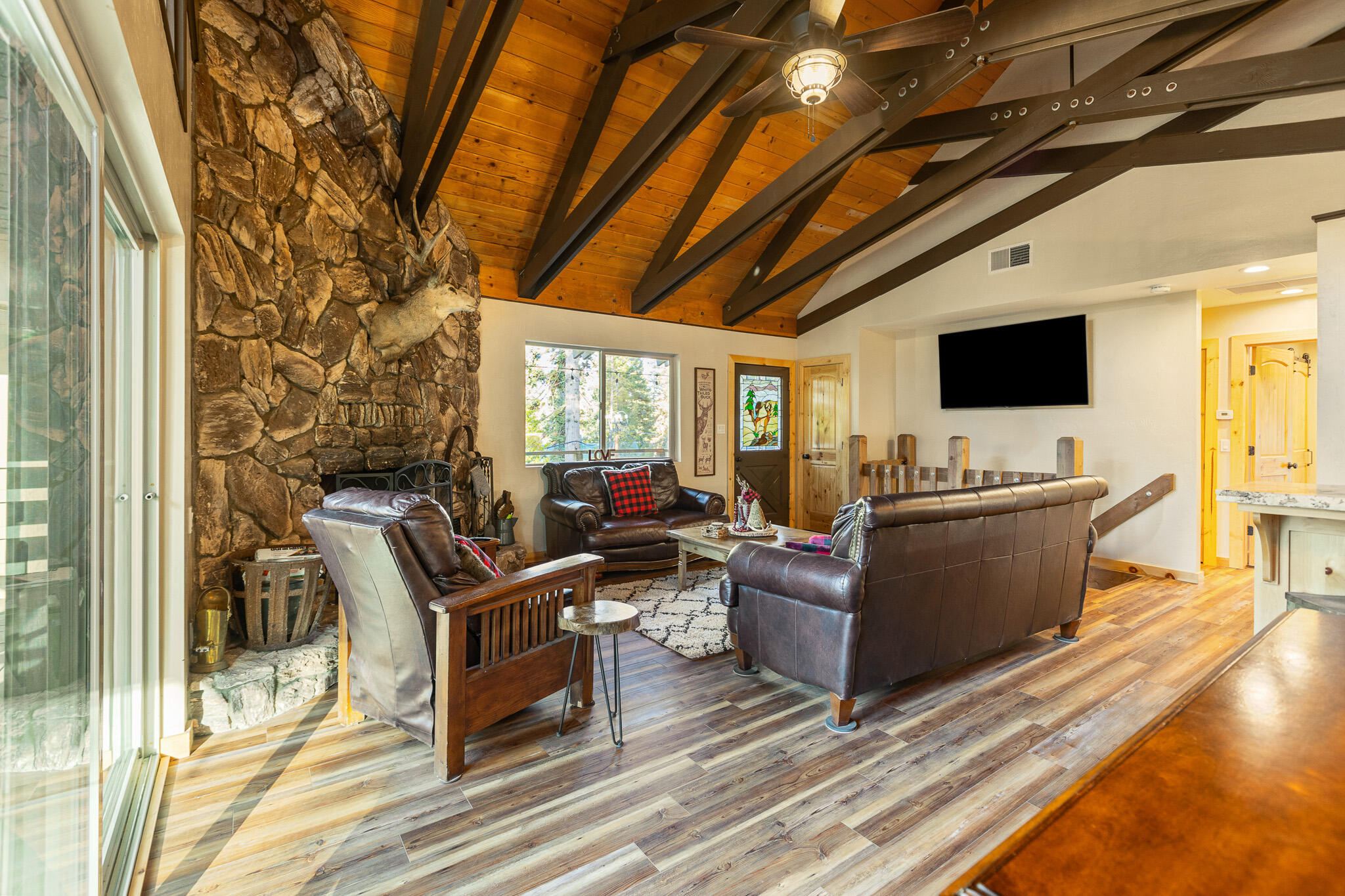 57750 Crest Dr, Springville, CA 93265