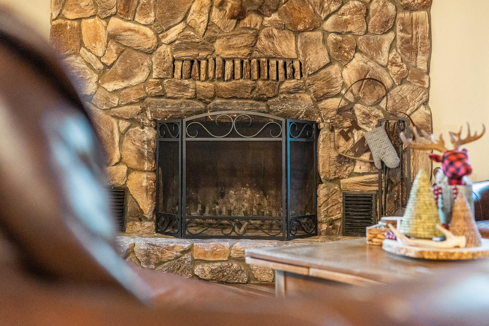 57750 Crest Dr, Springville, CA 93265