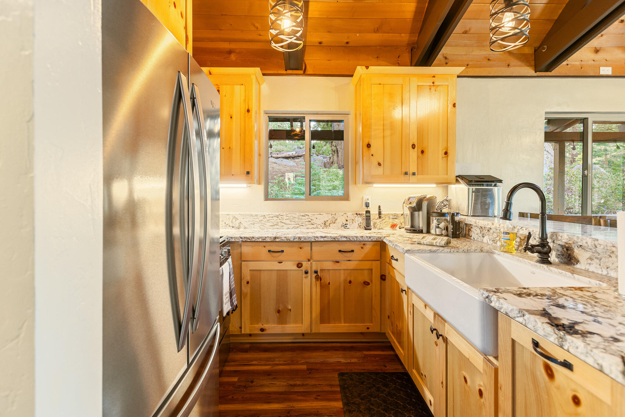 57750 Crest Dr, Springville, CA 93265