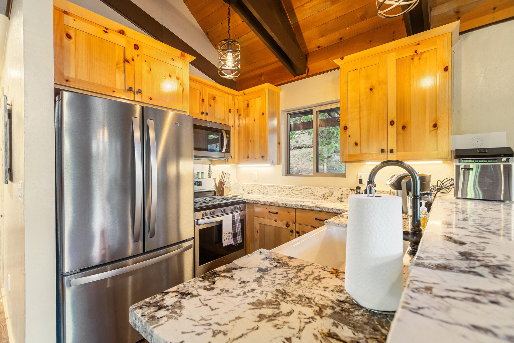 57750 Crest Dr, Springville, CA 93265
