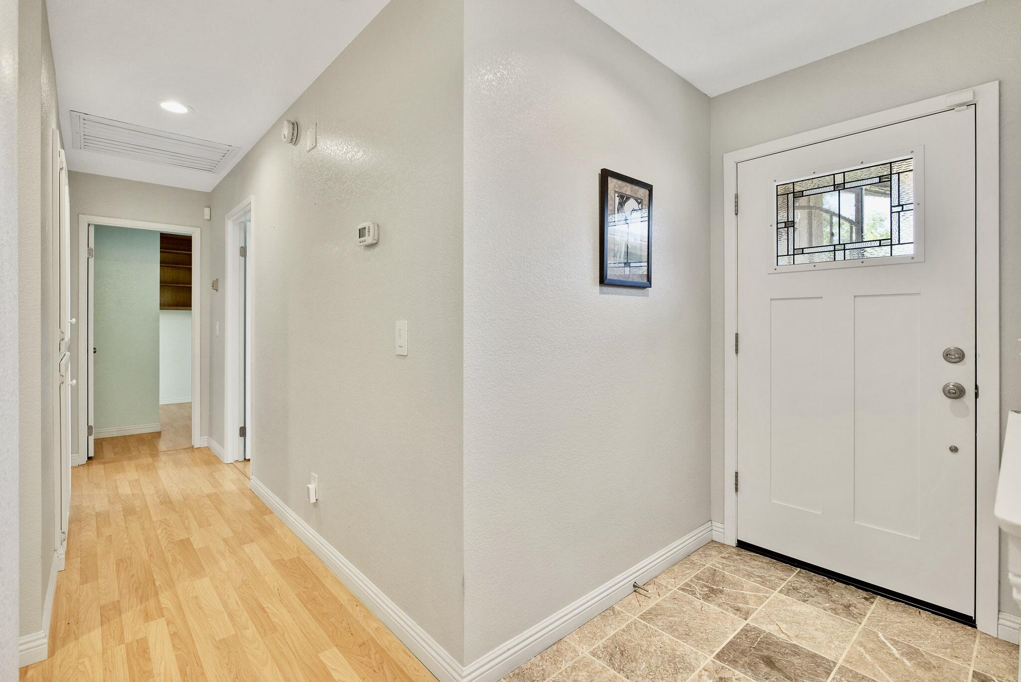 946 E Cambridge Ave, Visalia, CA 93292
