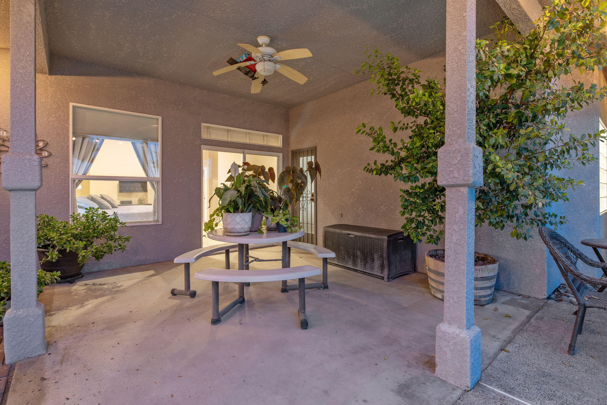 2833 E Laura Ct, Visalia, CA 93292