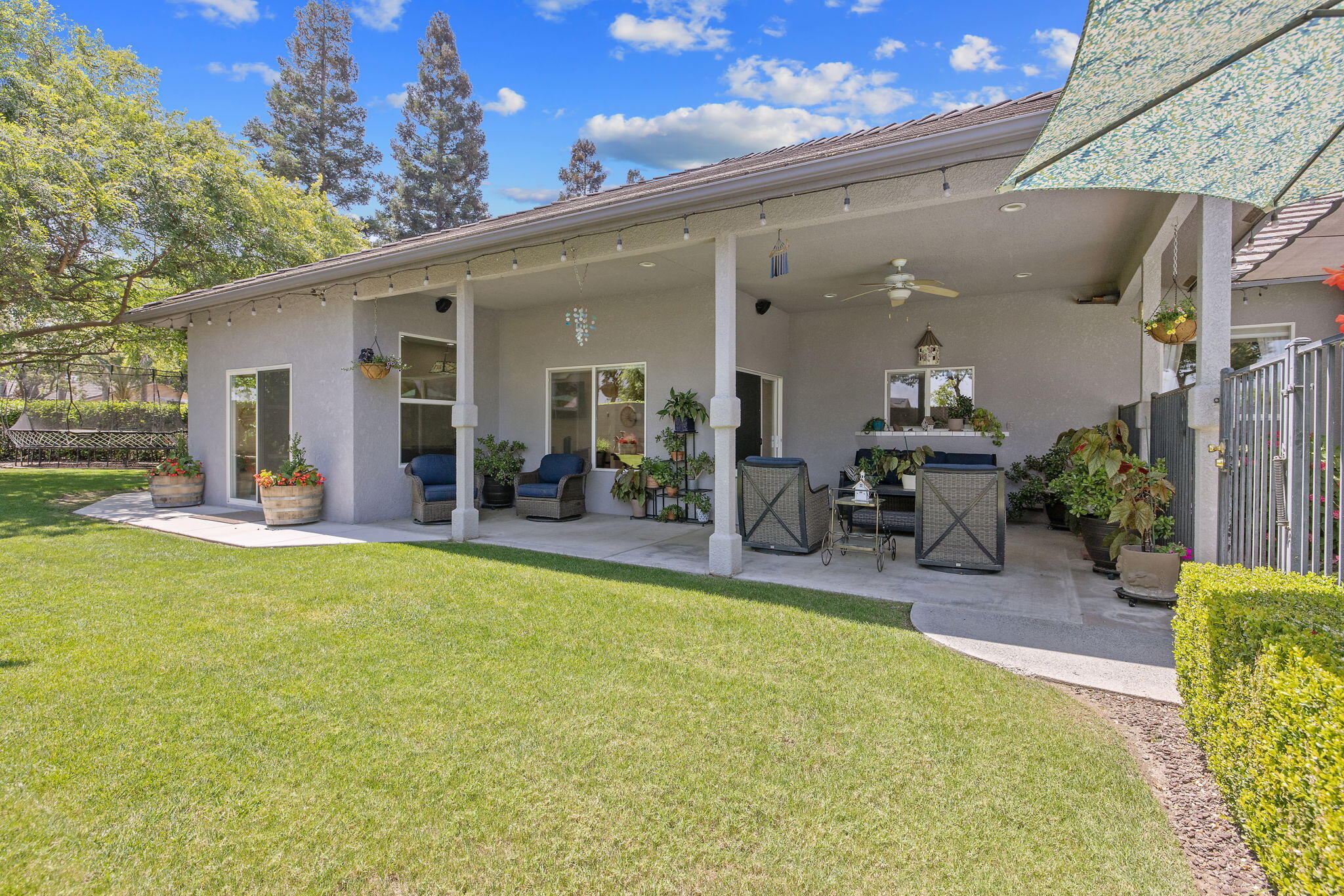 2833 E Laura Ct, Visalia, CA 93292