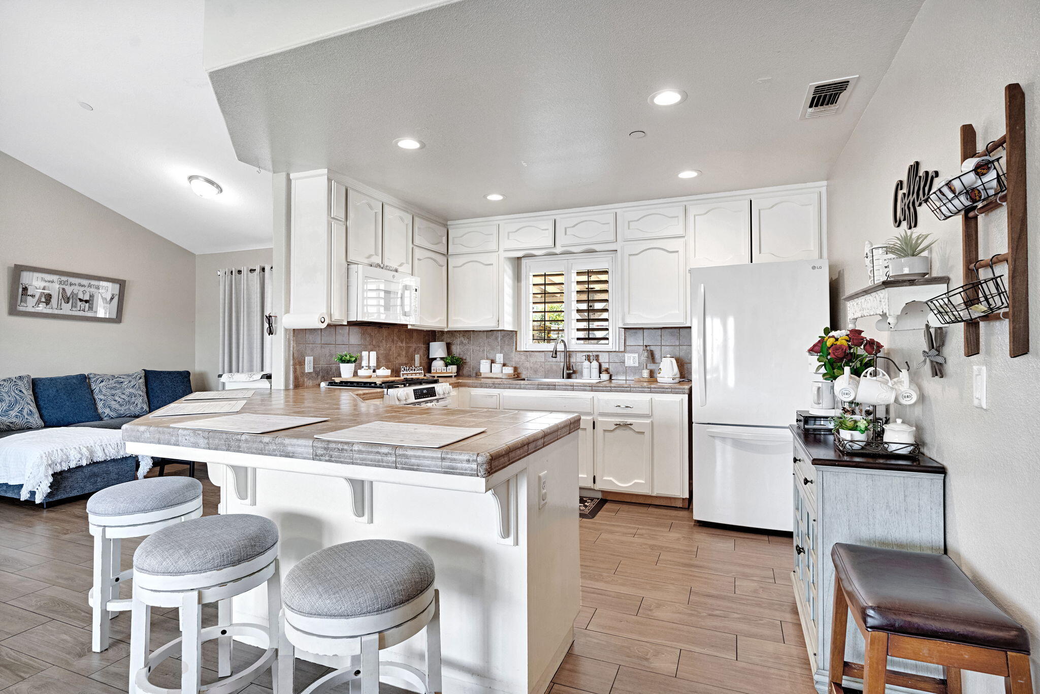 17209 Alonzo Ct, Madera, CA 93638