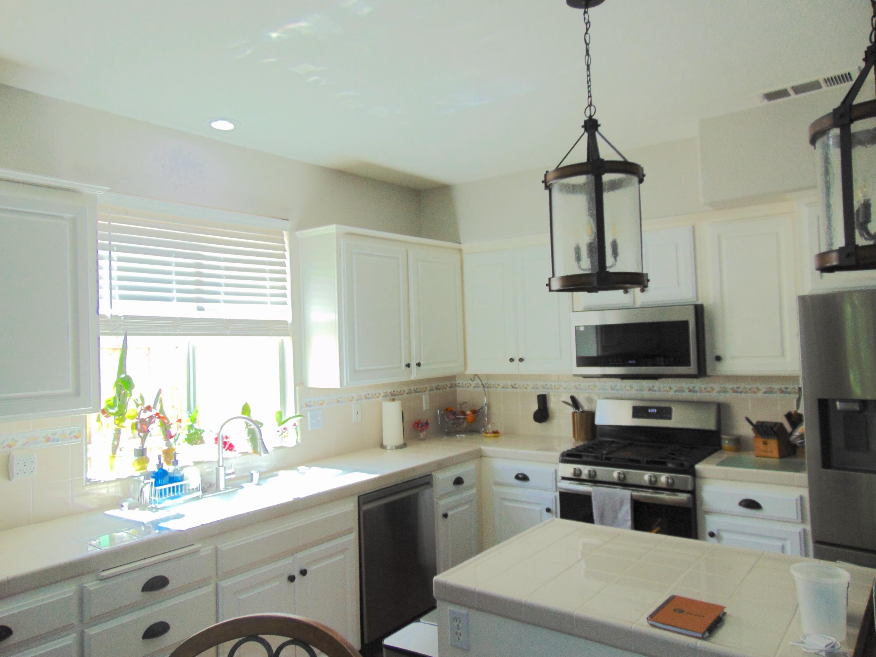 5618 W Babcock Ave, Visalia, CA 93291