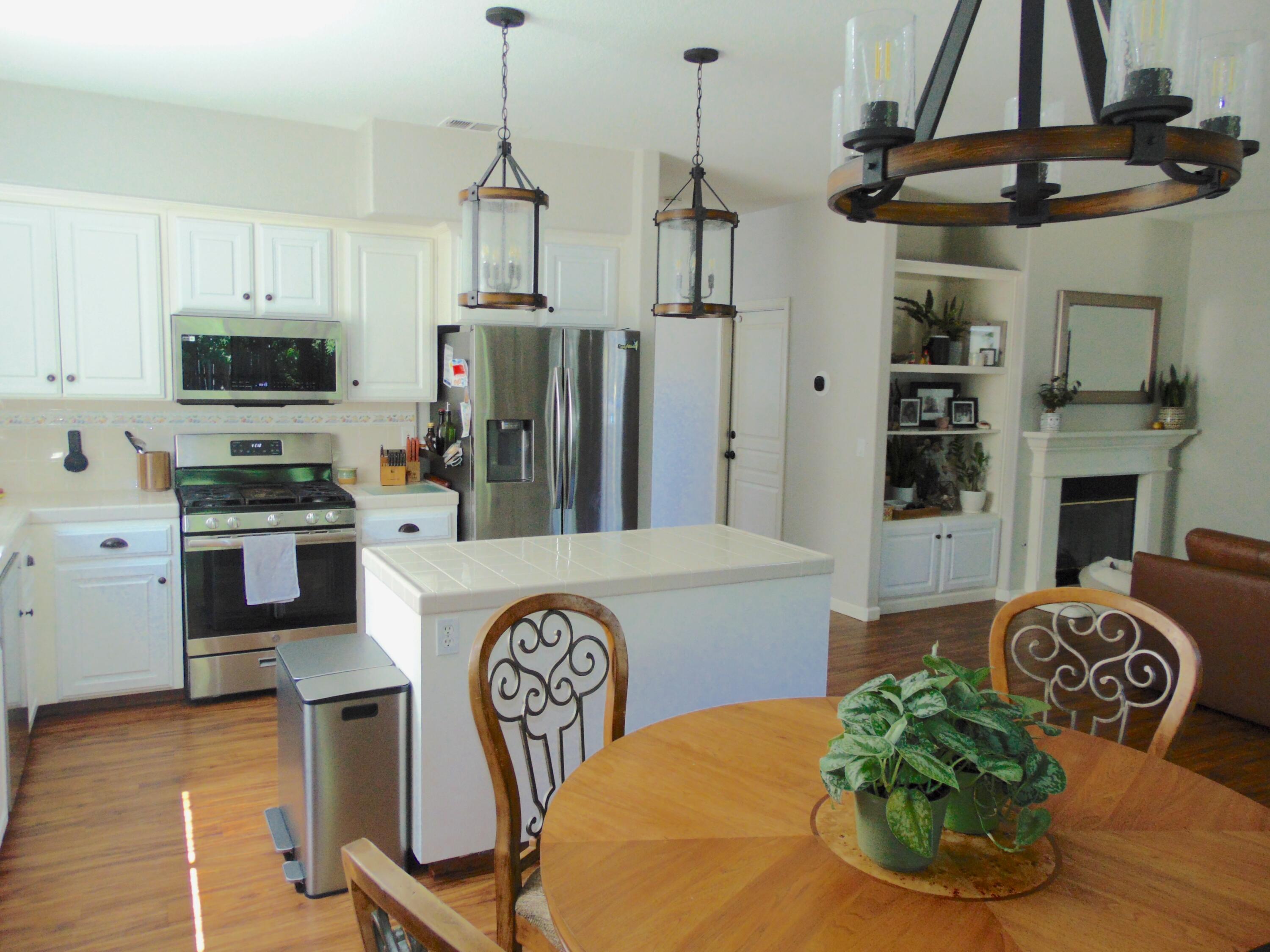 5618 W Babcock Ave, Visalia, CA 93291