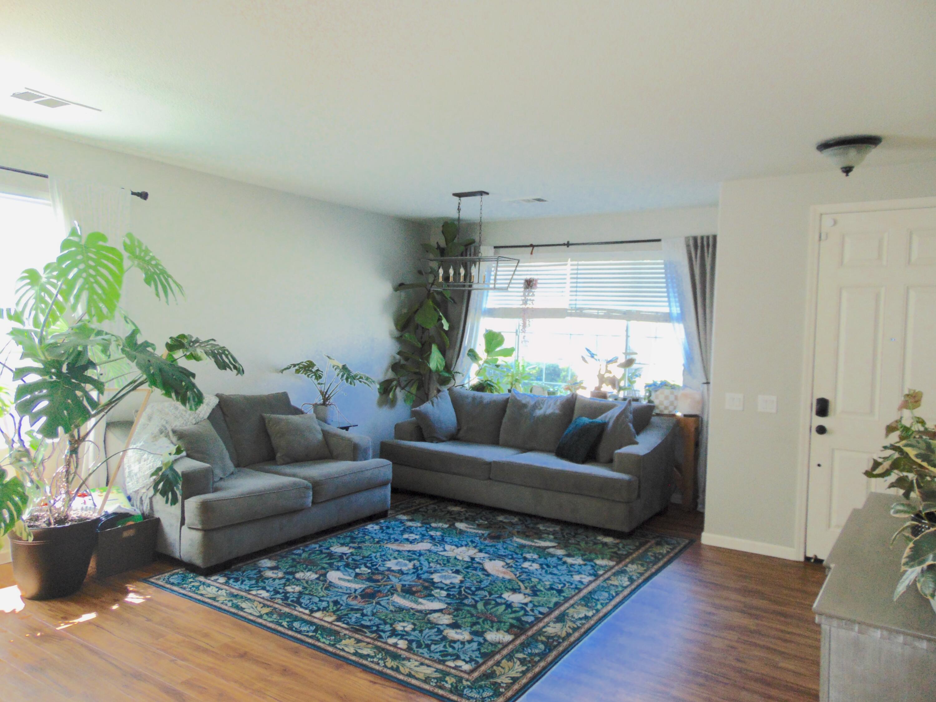5618 W Babcock Ave, Visalia, CA 93291