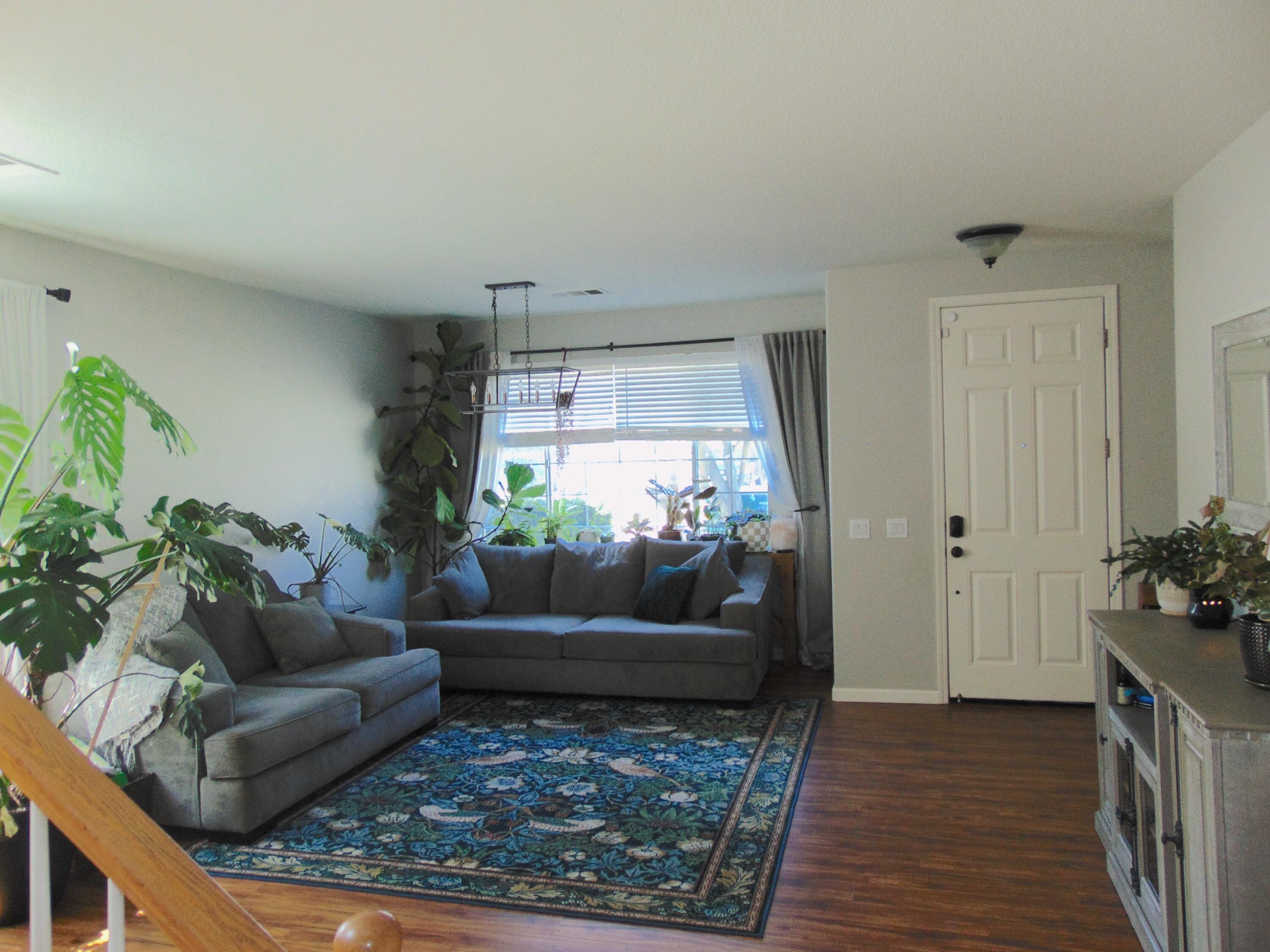 5618 W Babcock Ave, Visalia, CA 93291