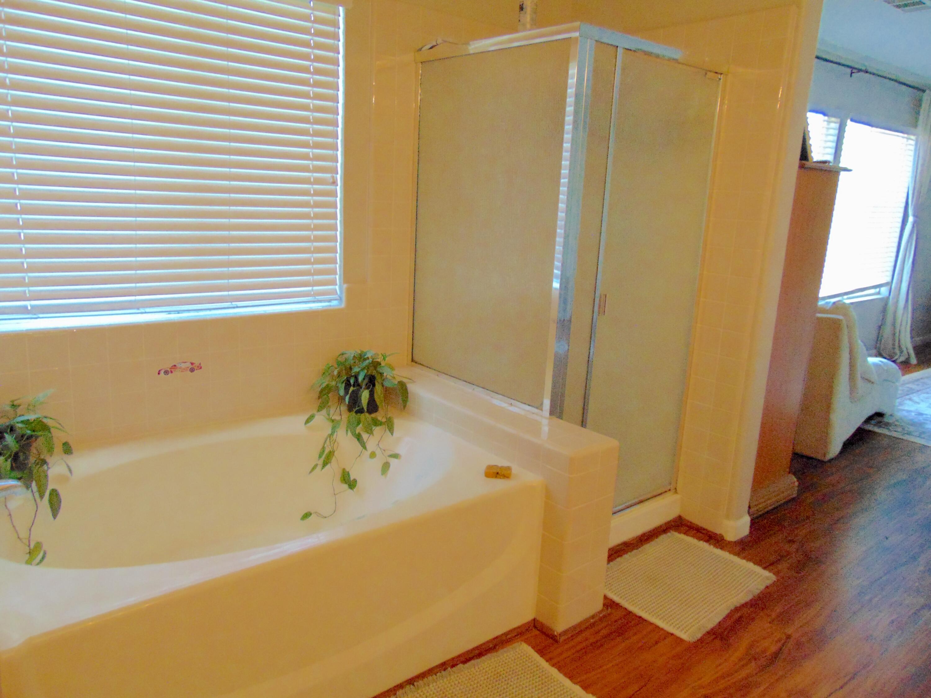 5618 W Babcock Ave, Visalia, CA 93291