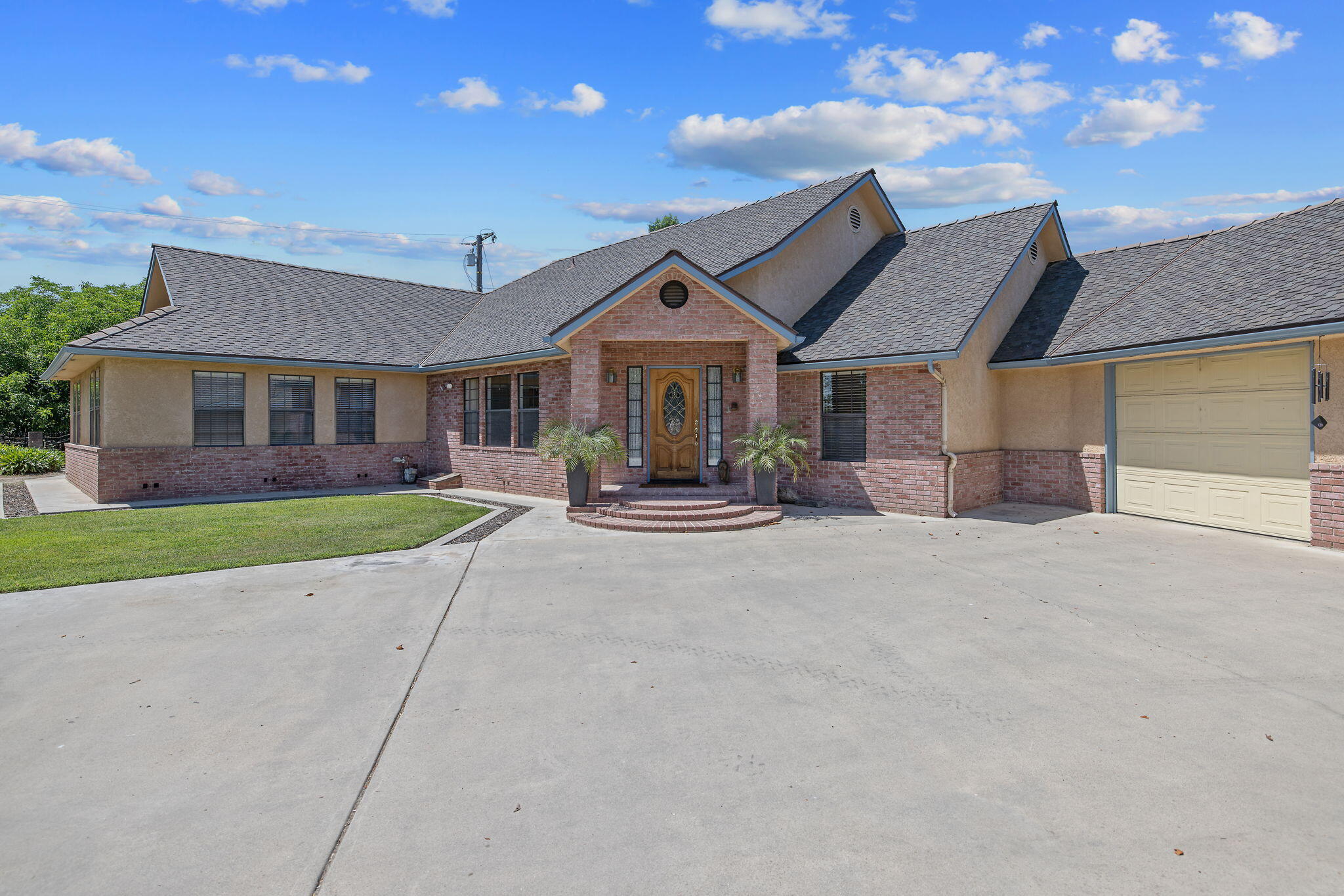 12268 Ave 328, Visalia, CA 93291