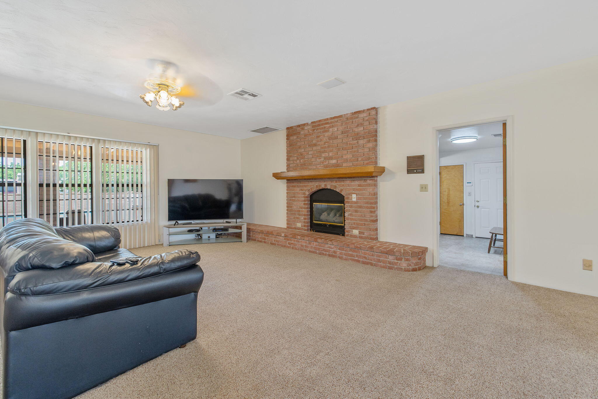 12268 Ave 328, Visalia, CA 93291
