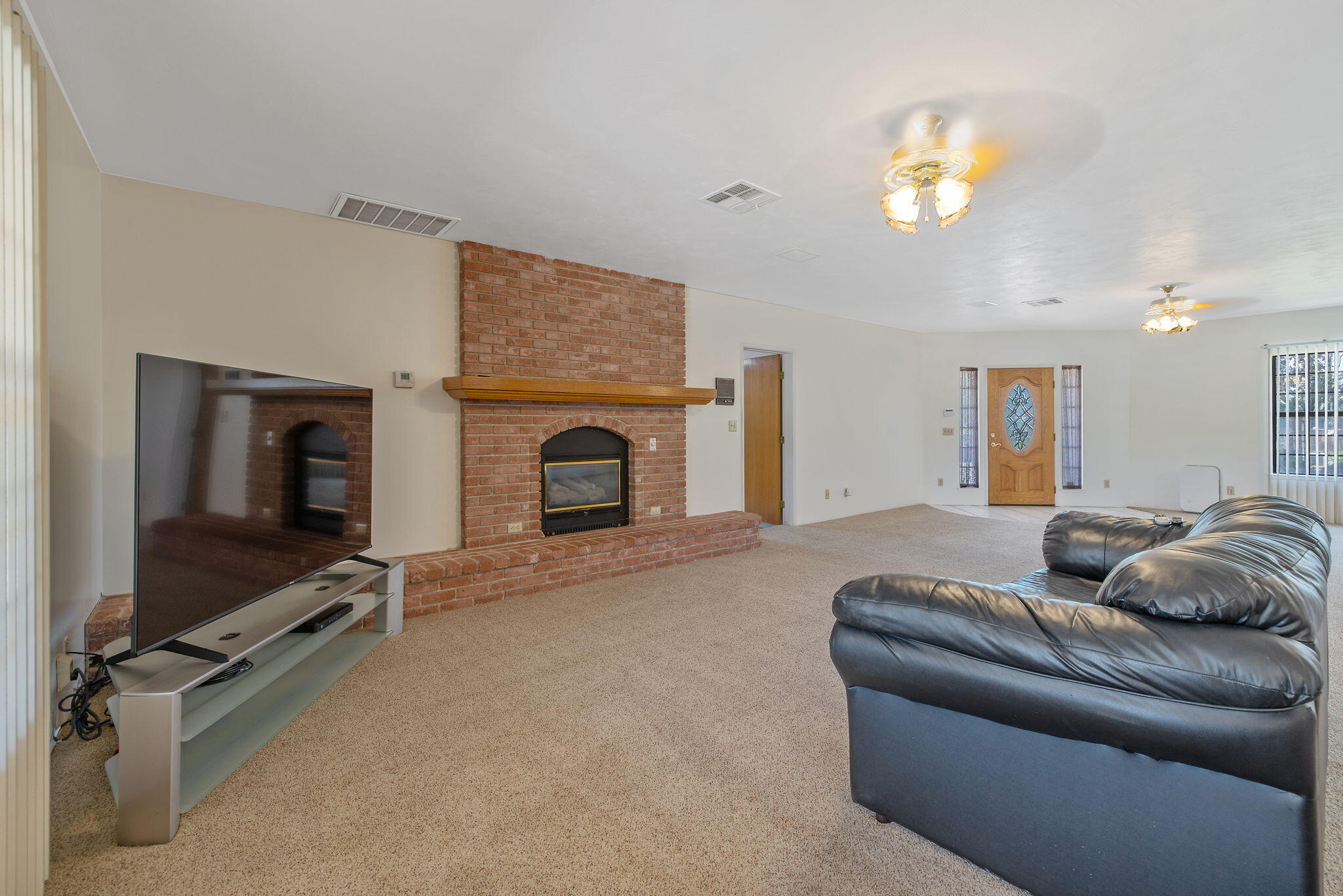 12268 Ave 328, Visalia, CA 93291