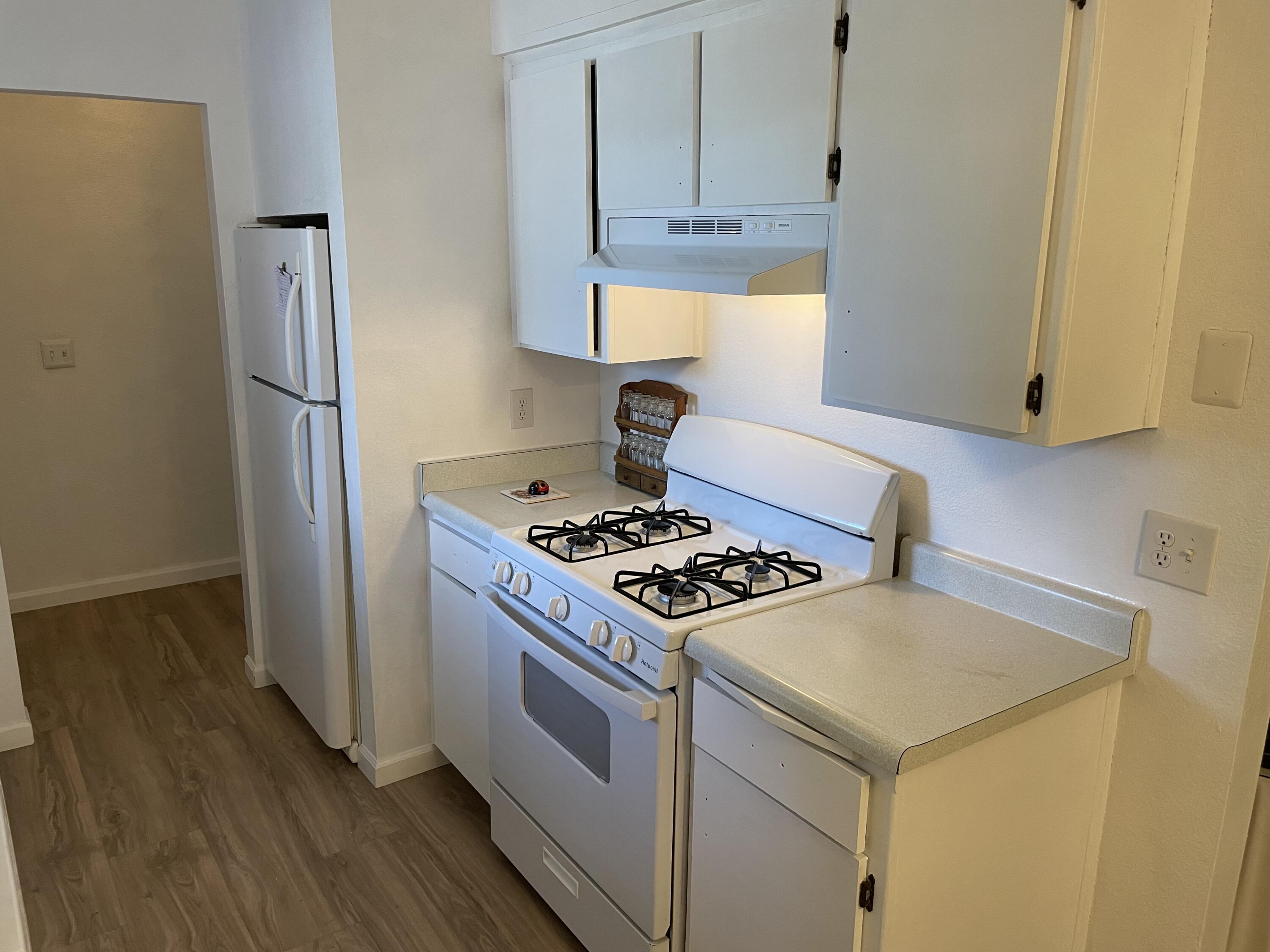 374 W Ponderosa St, Farmersville, CA 93223