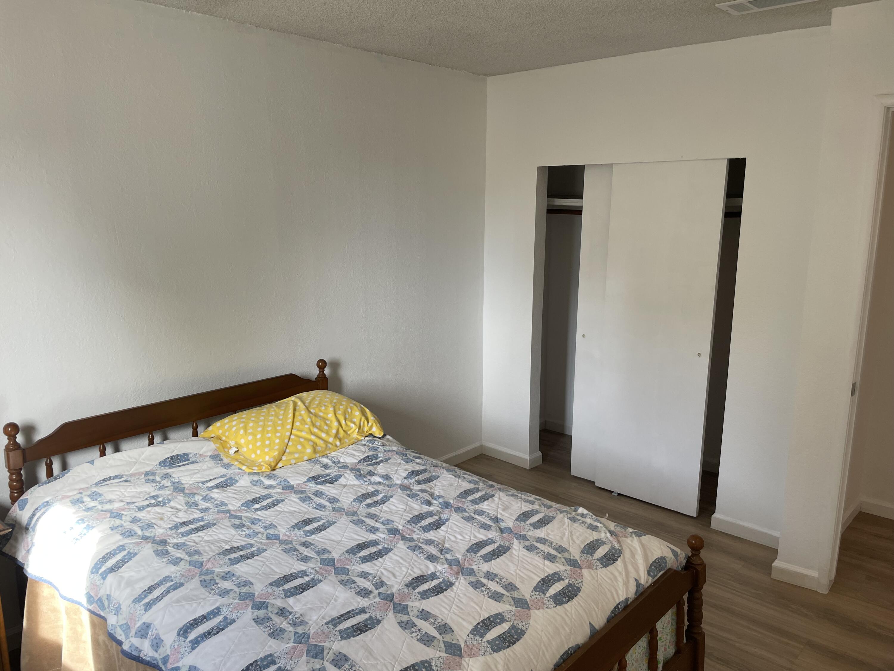 374 W Ponderosa St, Farmersville, CA 93223