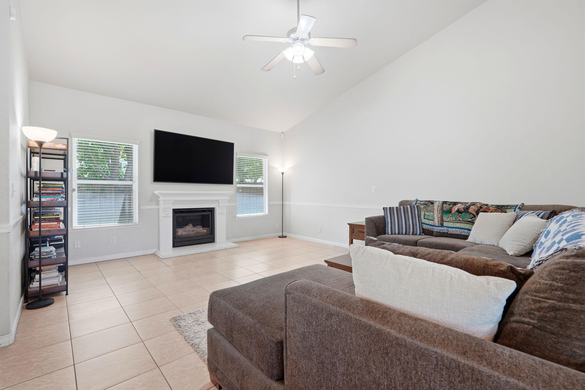 4651 W Morris Ave, Fresno, CA 93722