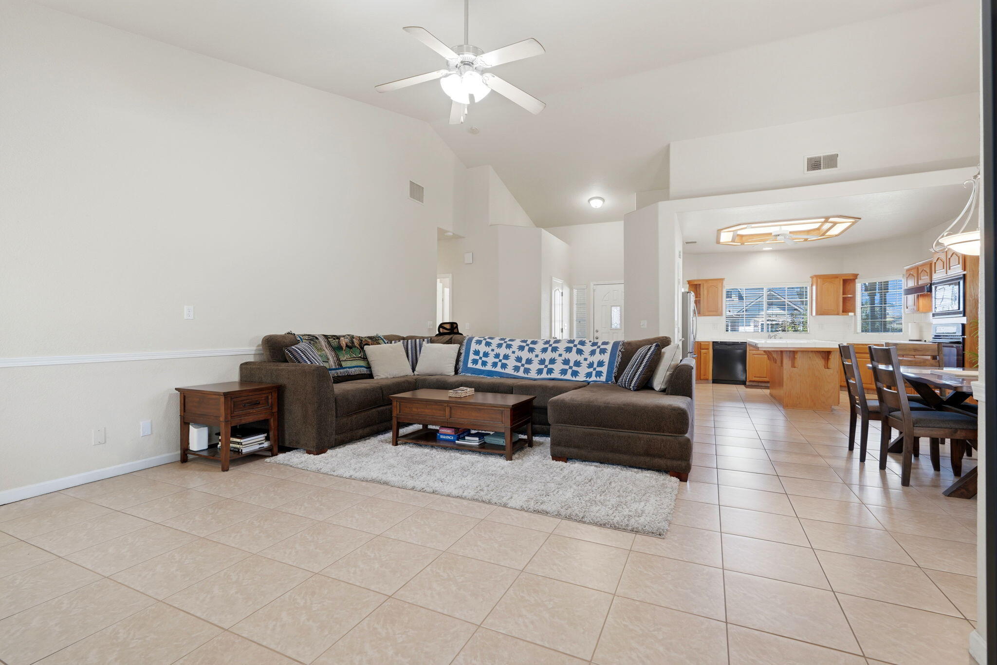 4651 W Morris Ave, Fresno, CA 93722