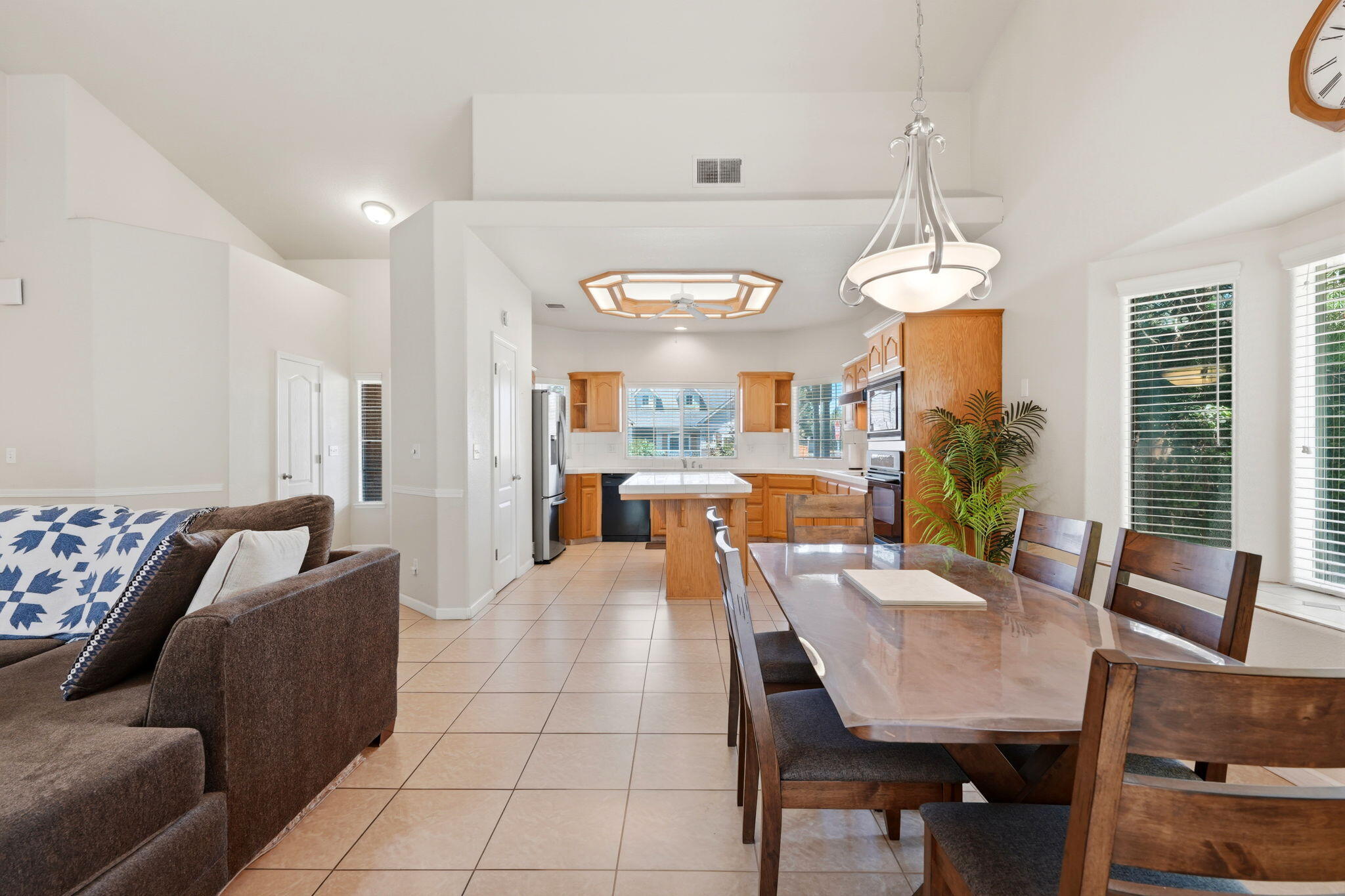 4651 W Morris Ave, Fresno, CA 93722