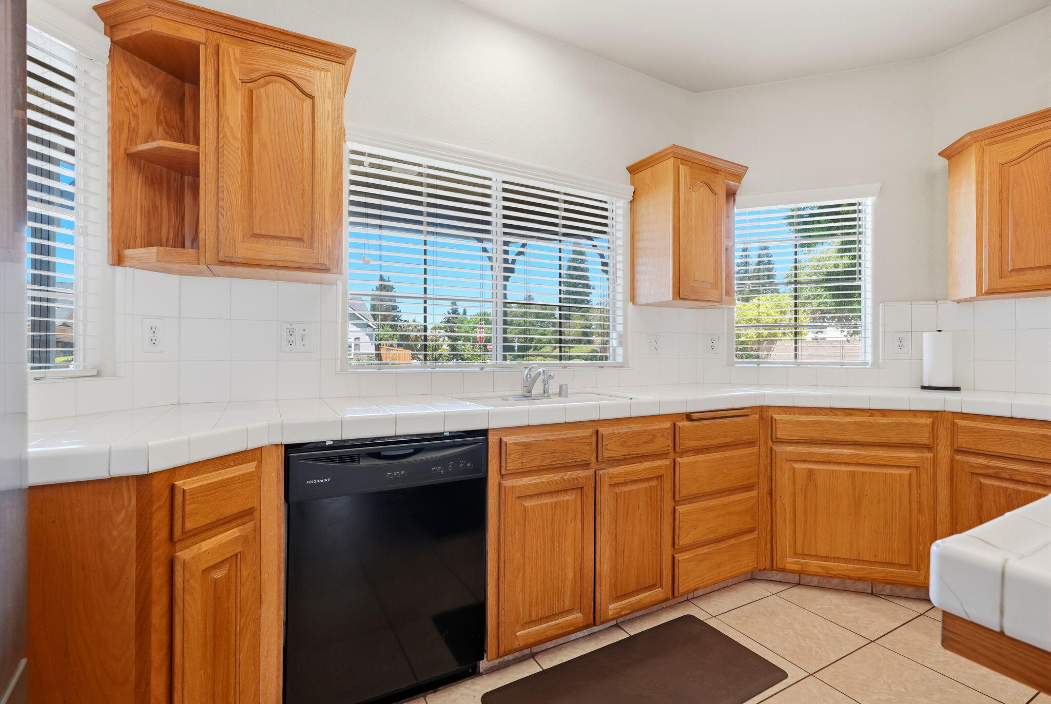 4651 W Morris Ave, Fresno, CA 93722