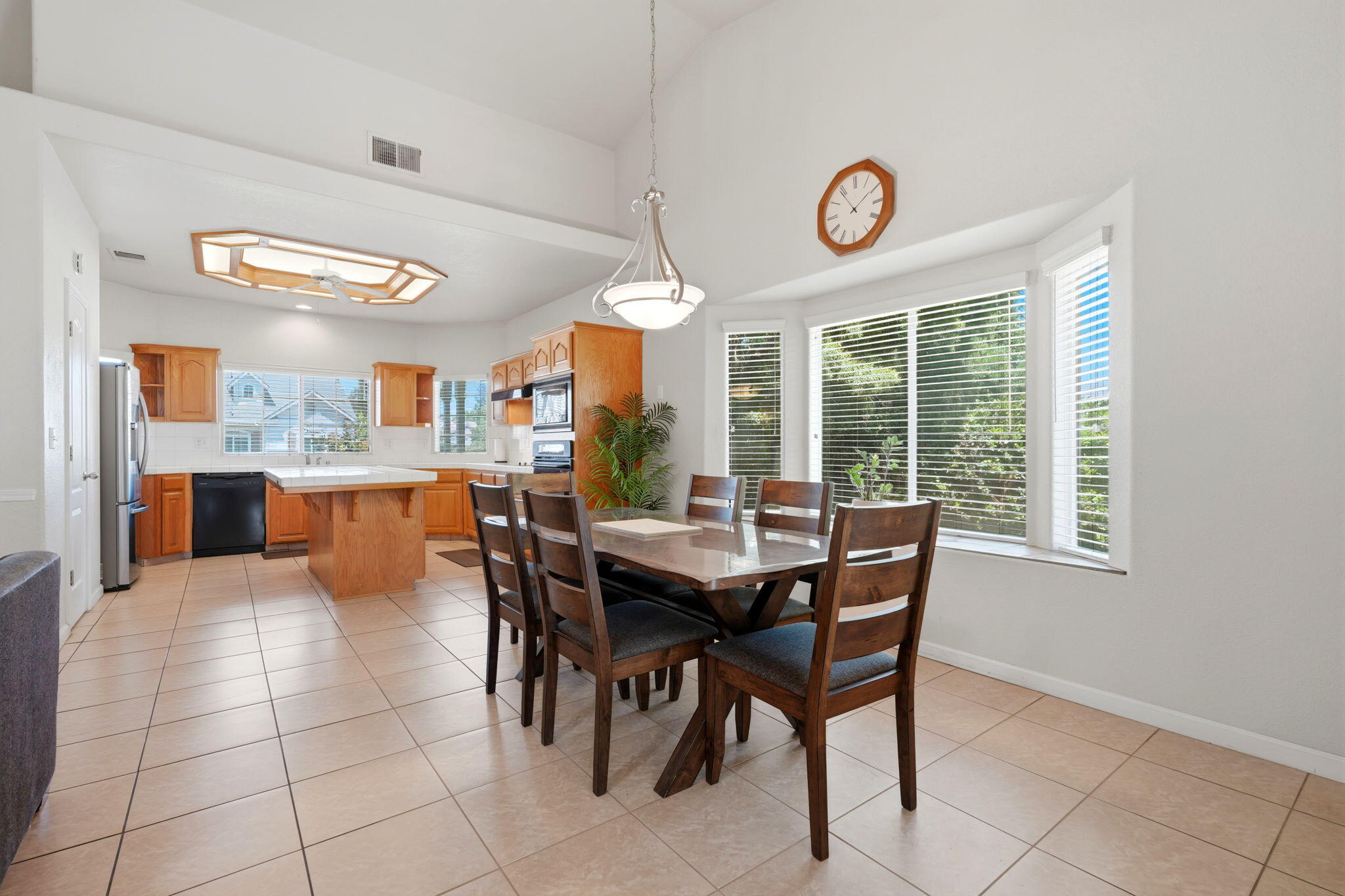 4651 W Morris Ave, Fresno, CA 93722