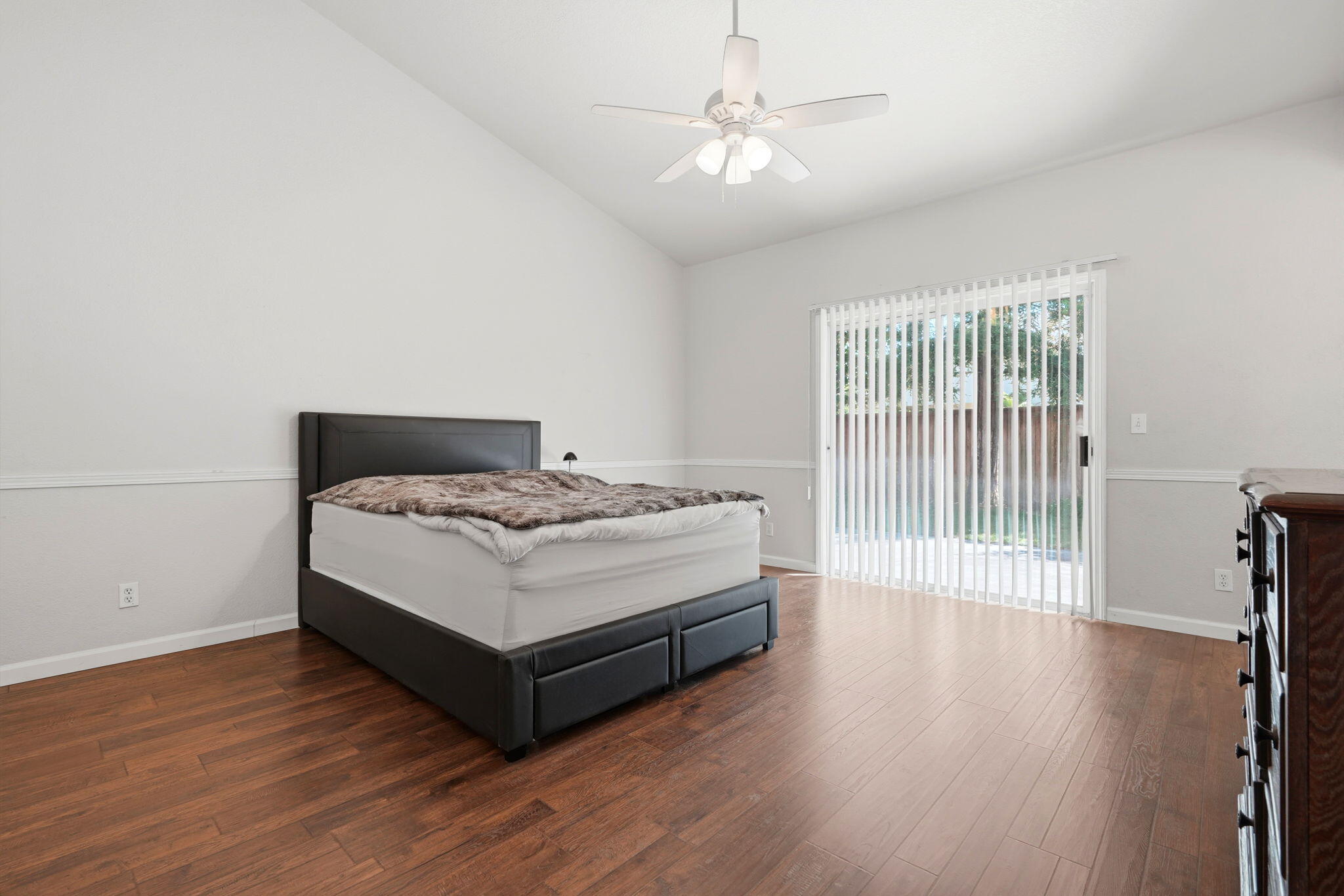 4651 W Morris Ave, Fresno, CA 93722