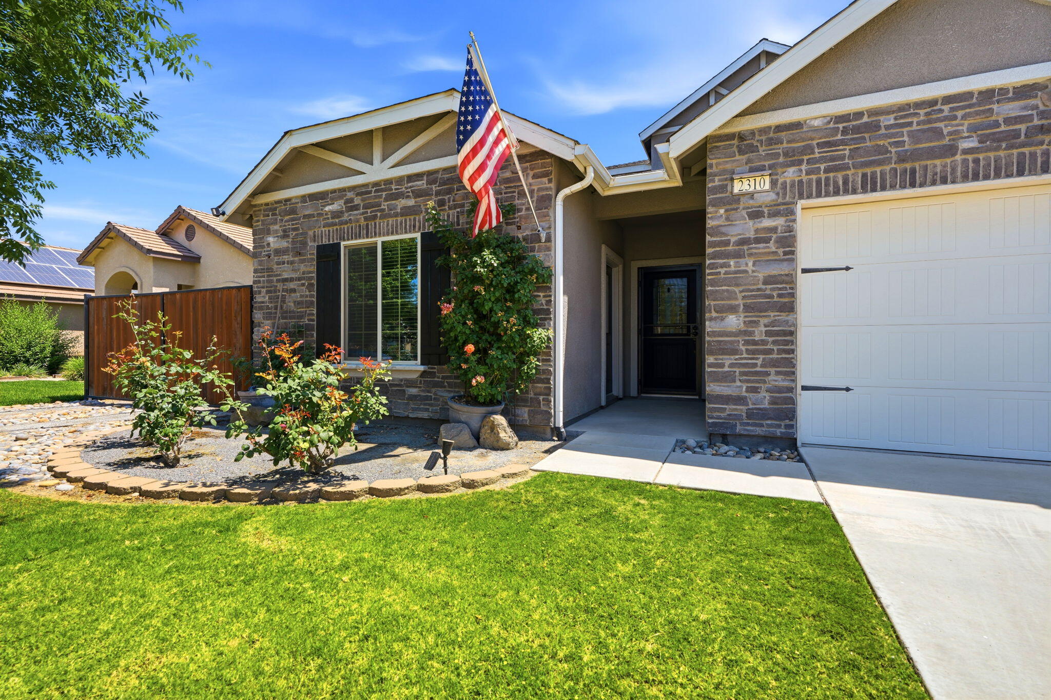 2310 N Crowe St, Visalia, CA 93291