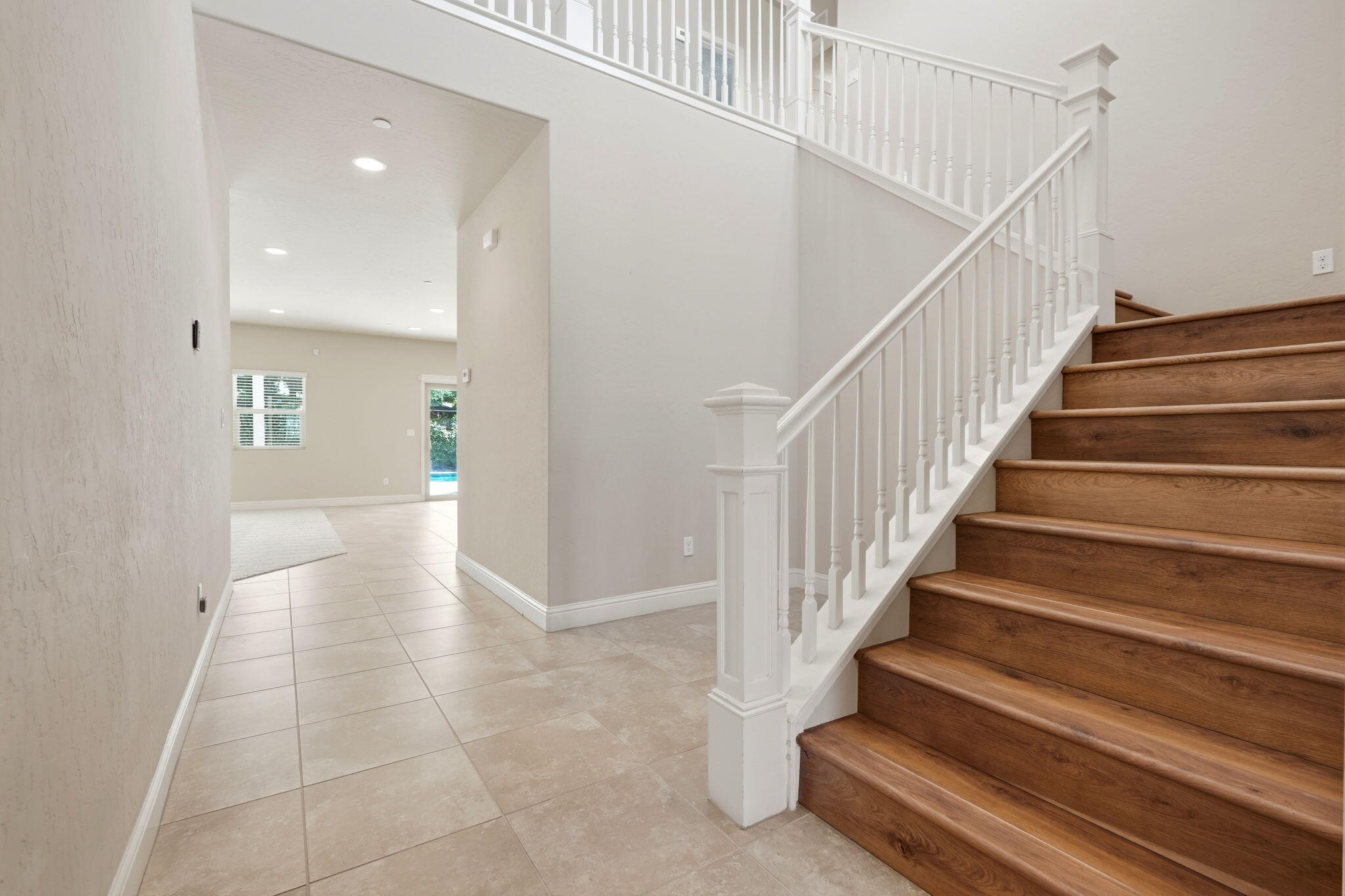 2310 N Crowe St, Visalia, CA 93291