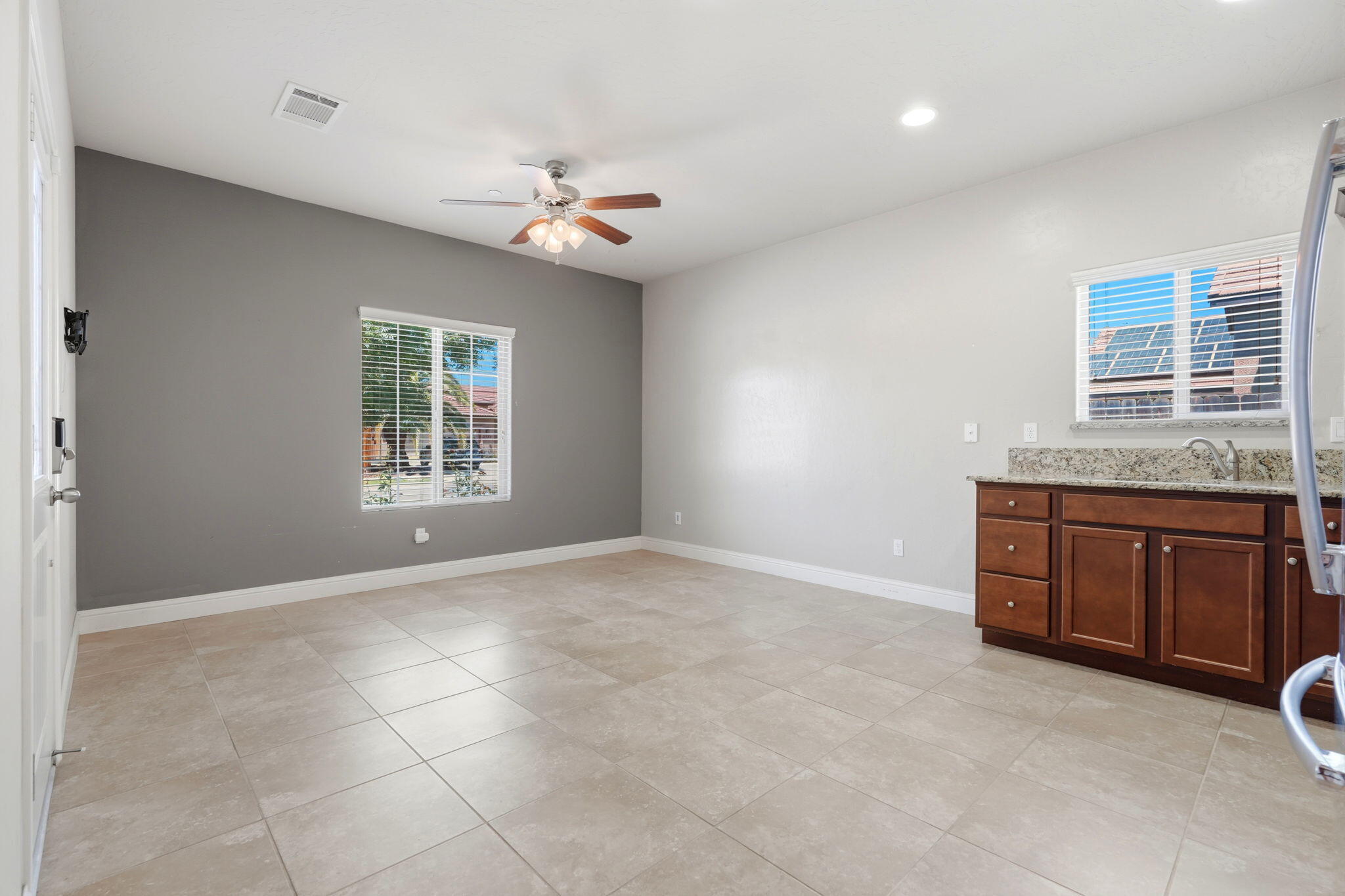 2310 N Crowe St, Visalia, CA 93291